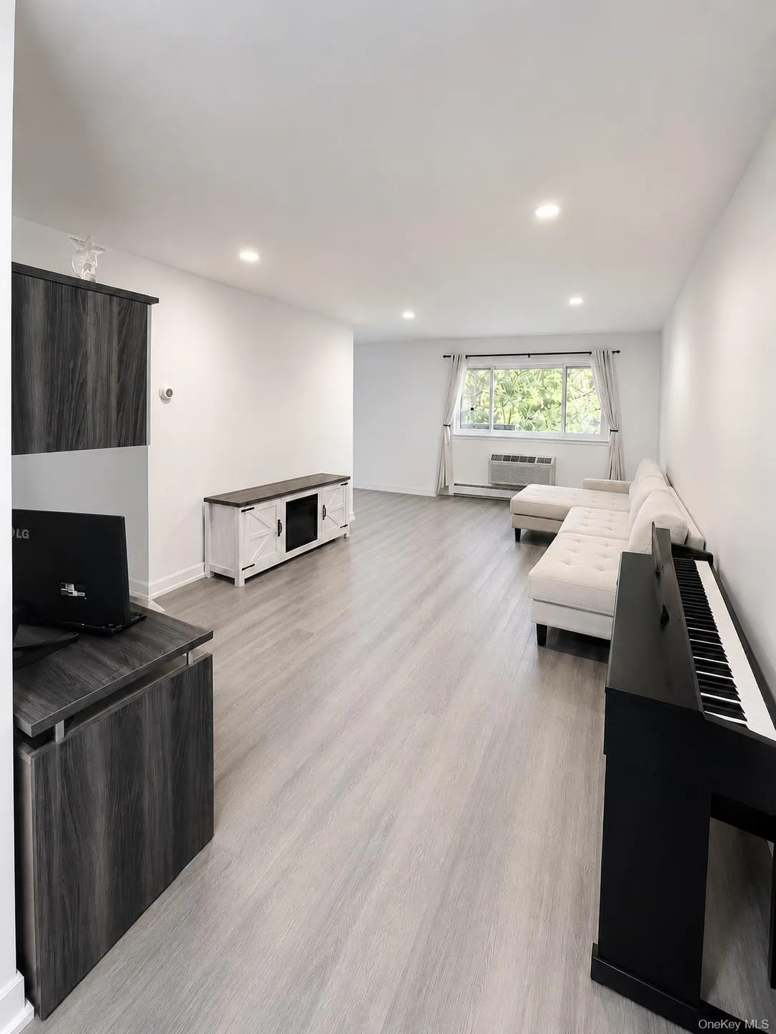 130 Sierra Vista Lane, Clarkstown, NY, 2 Bedrooms Bedrooms, 5 Rooms Rooms,2 BathroomsBathrooms,Residential,For Rent,Sierra Vista,0,1004503 130 Sierra Vista Lane, Clarkstown, NY, 2 Bedrooms Bedrooms, 5 Rooms Rooms,2 BathroomsBathrooms,Residential,For Rent,Sierra Vista,0,1004503