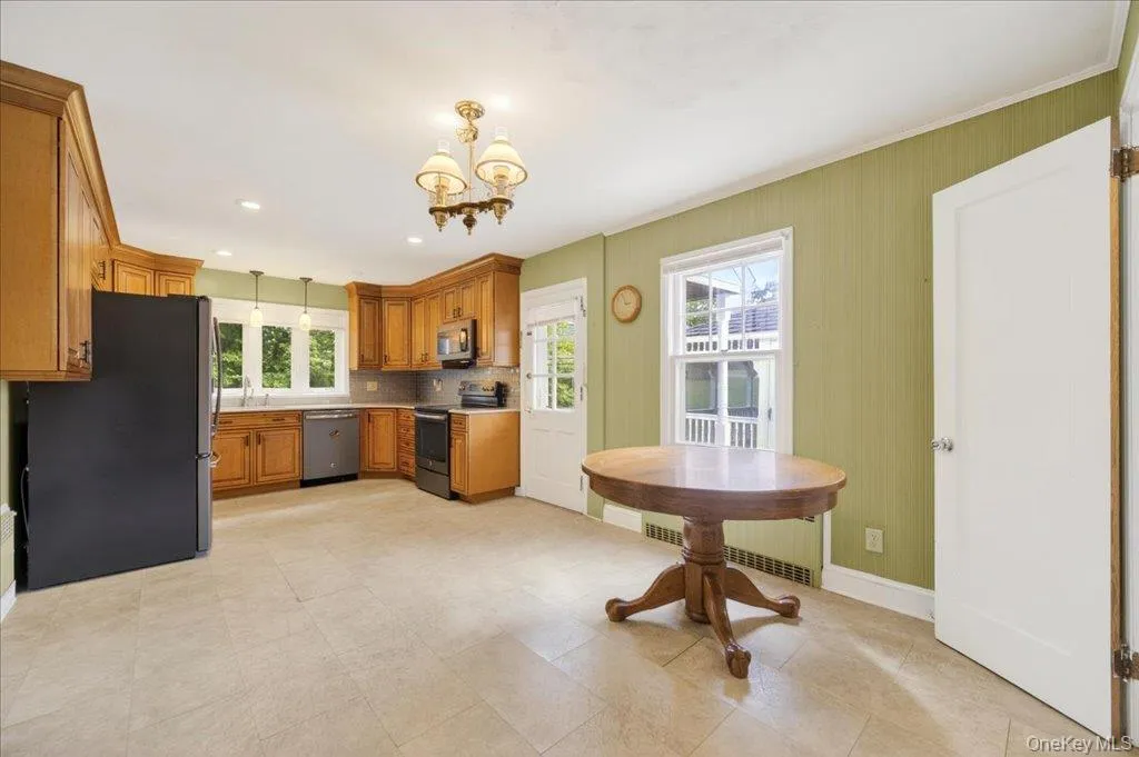 45 Summit Street, Monroe, NY, 3 Bedrooms Bedrooms, 9 Rooms Rooms,1 BathroomBathrooms,Residential,For Rent,Summit,0,1004504 45 Summit Street, Monroe, NY, 3 Bedrooms Bedrooms, 9 Rooms Rooms,1 BathroomBathrooms,Residential,For Rent,Summit,0,1004504