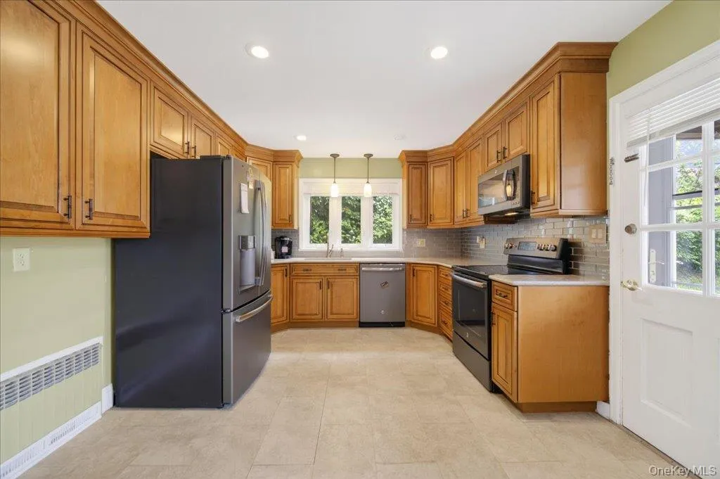 45 Summit Street, Monroe, NY, 3 Bedrooms Bedrooms, 9 Rooms Rooms,1 BathroomBathrooms,Residential,For Rent,Summit,0,1004504 45 Summit Street, Monroe, NY, 3 Bedrooms Bedrooms, 9 Rooms Rooms,1 BathroomBathrooms,Residential,For Rent,Summit,0,1004504