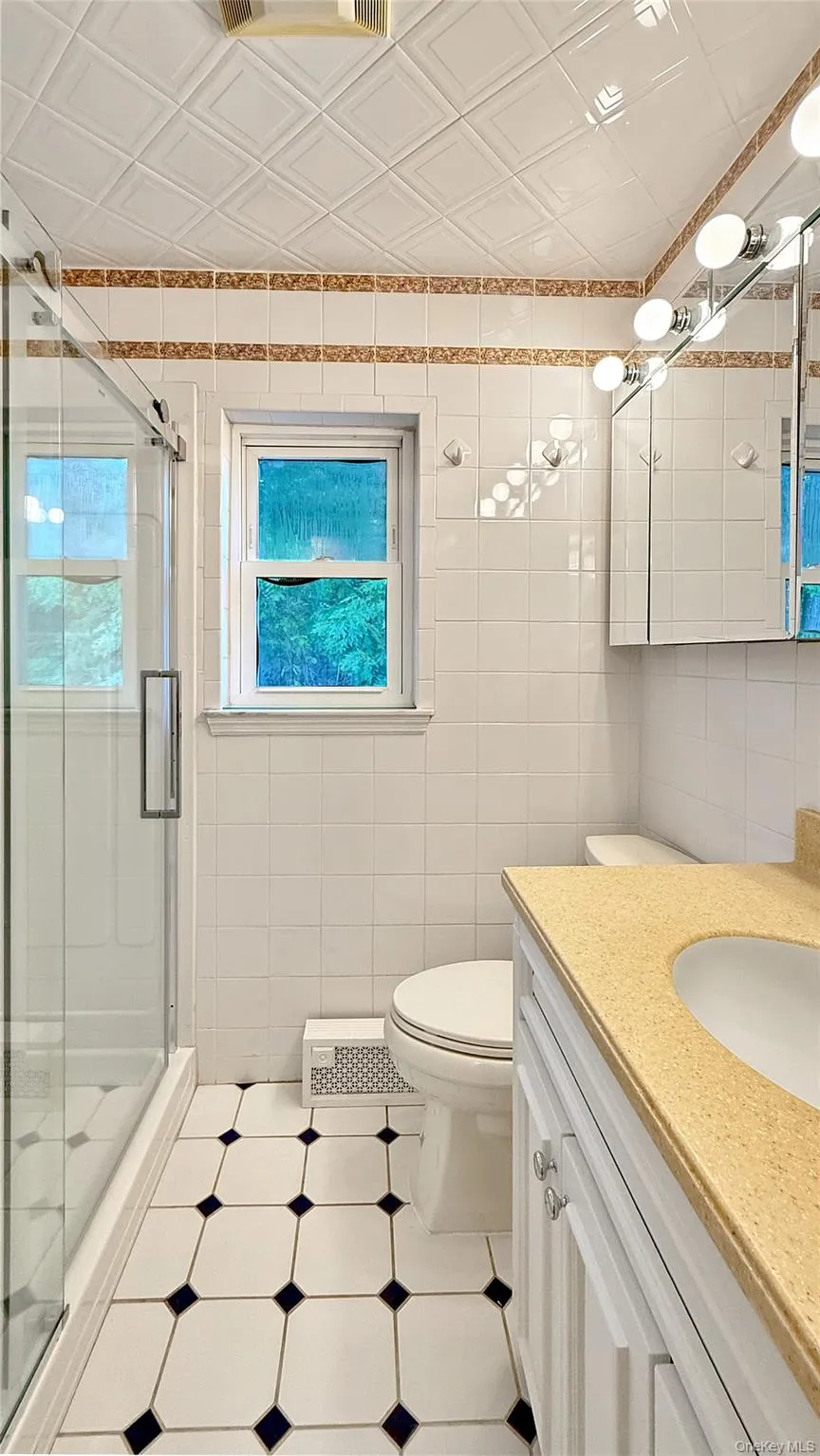Second floor full Bathroom Second floor full Bathroom