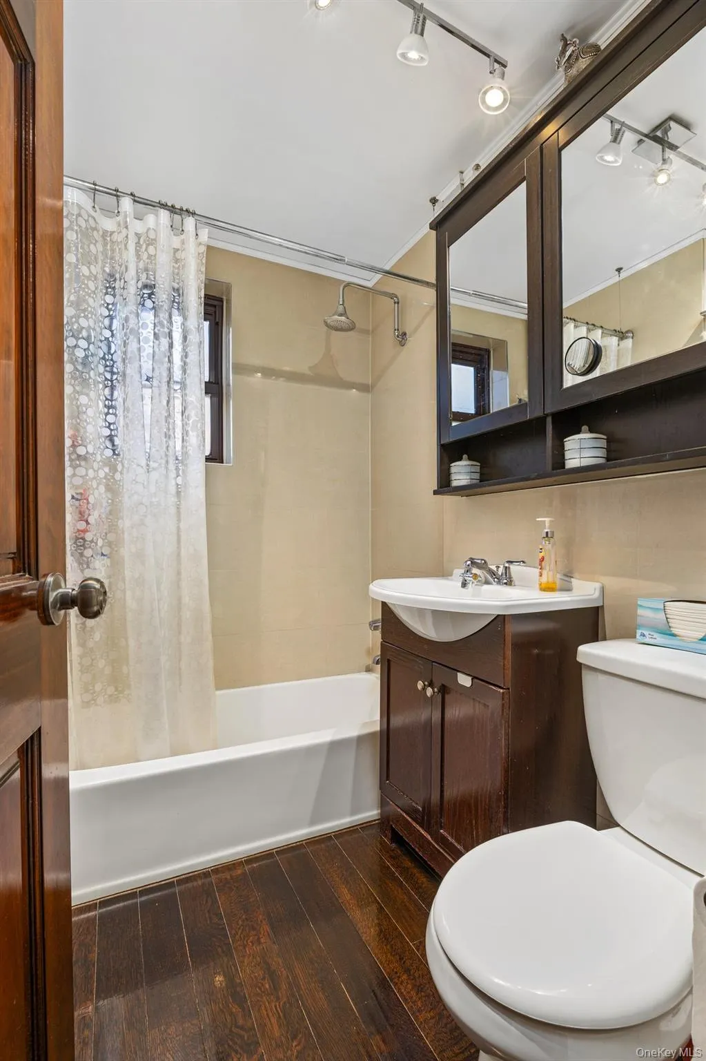 139-05 85 Drive, New York, NY, 1 Bedroom Bedrooms, 3 Rooms Rooms,1 BathroomBathrooms,Residential,For Rent,85,0,1004514 139-05 85 Drive, New York, NY, 1 Bedroom Bedrooms, 3 Rooms Rooms,1 BathroomBathrooms,Residential,For Rent,85,0,1004514