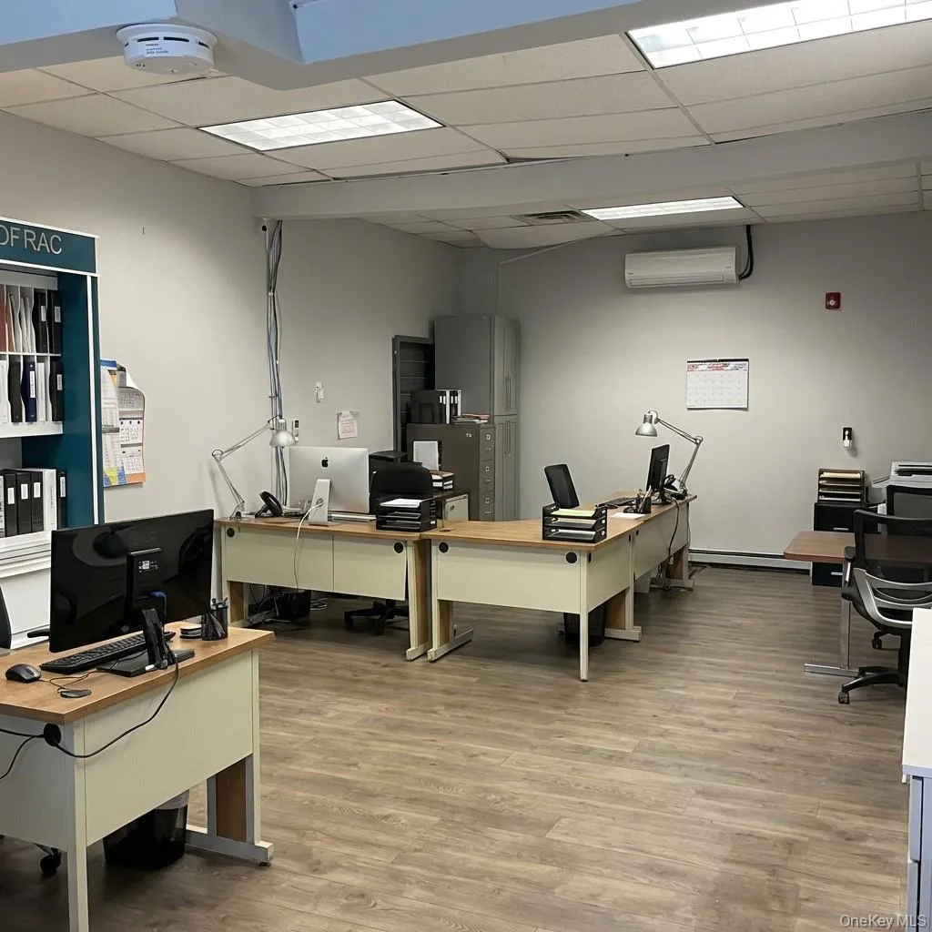 194-204 Fehr Way, Islip, NY, ,Commercial Lease,For Rent,Fehr,0,1004518 194-204 Fehr Way, Islip, NY, ,Commercial Lease,For Rent,Fehr,0,1004518