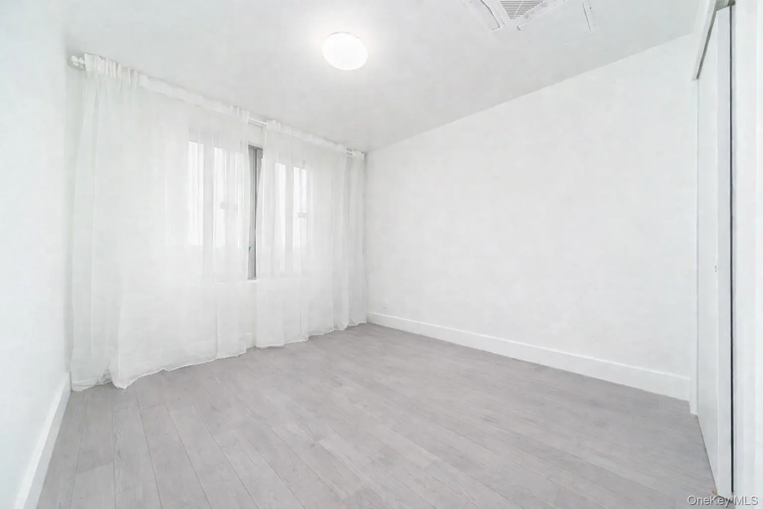 13119 Fowler Avenue, New York, NY, 1 Bedroom Bedrooms, 1 Room Rooms,1 BathroomBathrooms,Residential Lease,For Rent,Fowler,0,1004525 13119 Fowler Avenue, New York, NY, 1 Bedroom Bedrooms, 1 Room Rooms,1 BathroomBathrooms,Residential Lease,For Rent,Fowler,0,1004525