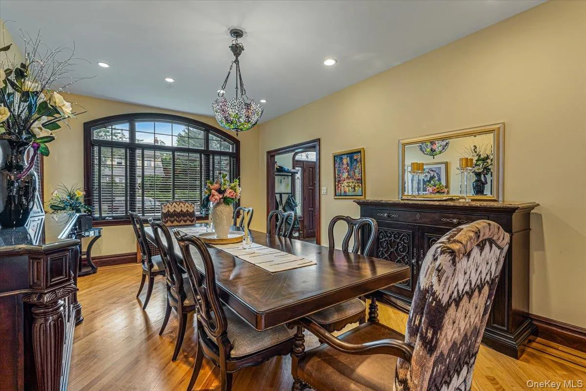 4308 Glenwood Street, New York, NY, 3 Bedrooms Bedrooms, 8 Rooms Rooms,3 BathroomsBathrooms,Residential,For Rent,Glenwood,0,1004530 4308 Glenwood Street, New York, NY, 3 Bedrooms Bedrooms, 8 Rooms Rooms,3 BathroomsBathrooms,Residential,For Rent,Glenwood,0,1004530