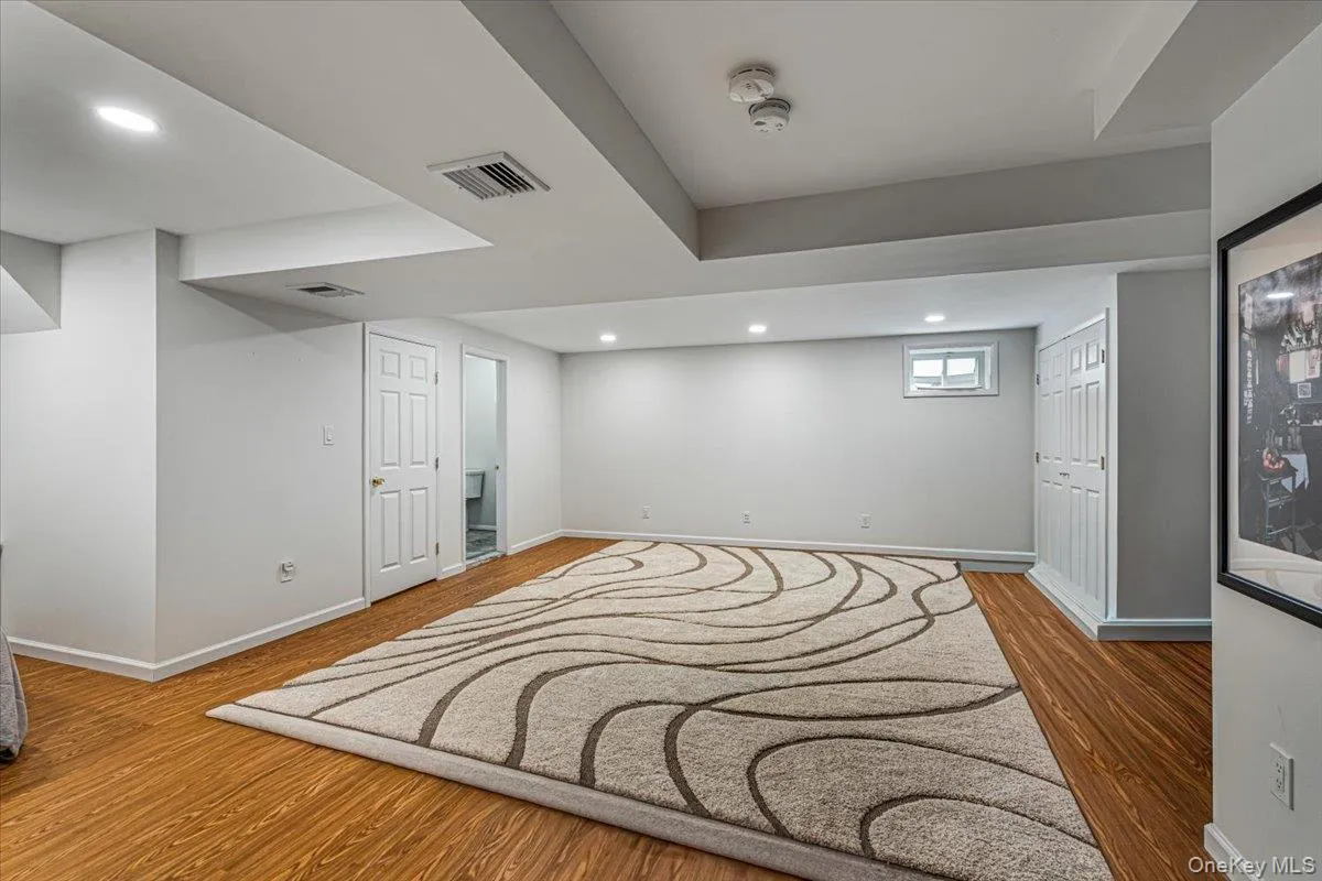 4308 Glenwood Street, New York, NY, 3 Bedrooms Bedrooms, 8 Rooms Rooms,3 BathroomsBathrooms,Residential,For Rent,Glenwood,0,1004530 4308 Glenwood Street, New York, NY, 3 Bedrooms Bedrooms, 8 Rooms Rooms,3 BathroomsBathrooms,Residential,For Rent,Glenwood,0,1004530