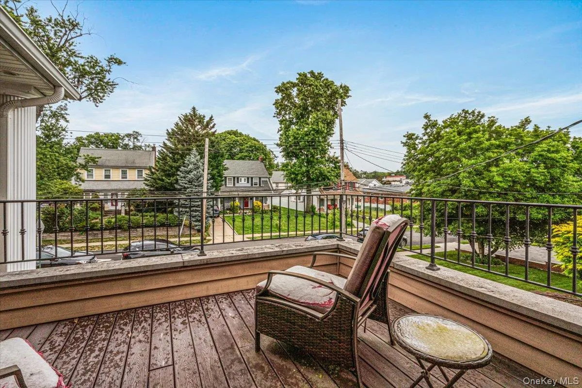 4308 Glenwood Street, New York, NY, 3 Bedrooms Bedrooms, 8 Rooms Rooms,3 BathroomsBathrooms,Residential,For Rent,Glenwood,0,1004530 4308 Glenwood Street, New York, NY, 3 Bedrooms Bedrooms, 8 Rooms Rooms,3 BathroomsBathrooms,Residential,For Rent,Glenwood,0,1004530