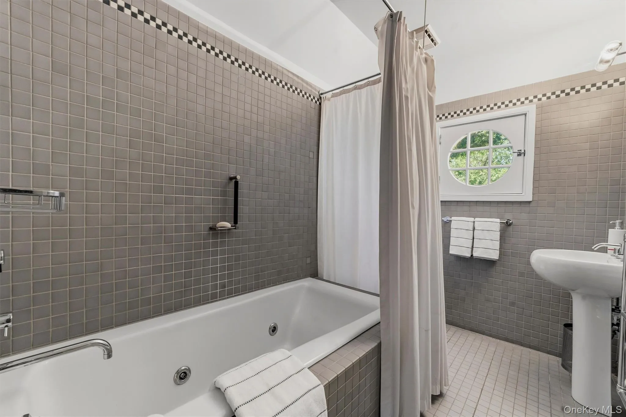 6 Hillair Circle, White Plains, NY, 6 Bedrooms Bedrooms, 12 Rooms Rooms,4 BathroomsBathrooms,Residential,For Rent,Hillair,0,KEY1004533 6 Hillair Circle, White Plains, NY, 6 Bedrooms Bedrooms, 12 Rooms Rooms,4 BathroomsBathrooms,Residential,For Rent,Hillair,0,KEY1004533