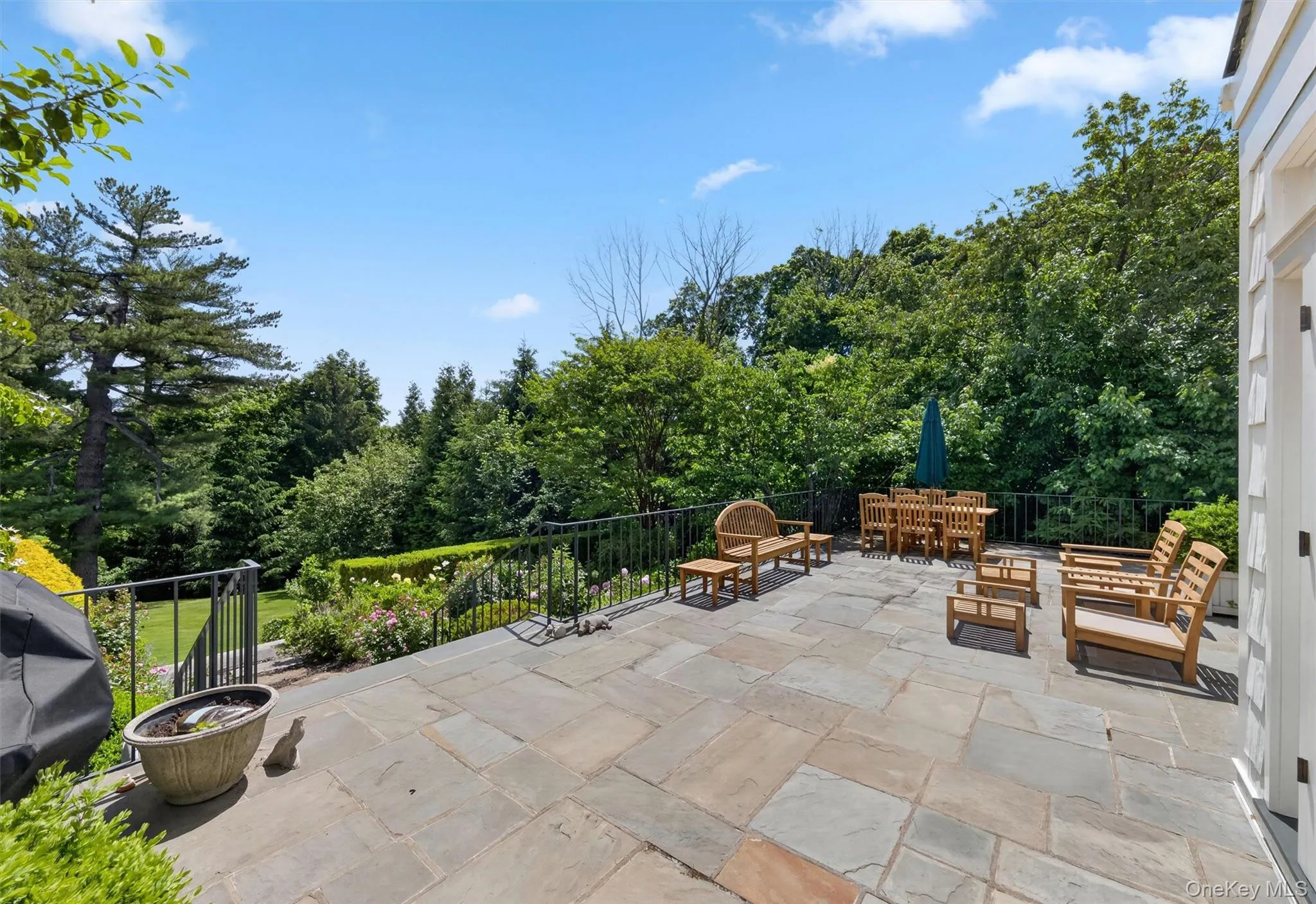 6 Hillair Circle, White Plains, NY, 6 Bedrooms Bedrooms, 12 Rooms Rooms,4 BathroomsBathrooms,Residential,For Rent,Hillair,0,KEY1004533 6 Hillair Circle, White Plains, NY, 6 Bedrooms Bedrooms, 12 Rooms Rooms,4 BathroomsBathrooms,Residential,For Rent,Hillair,0,KEY1004533