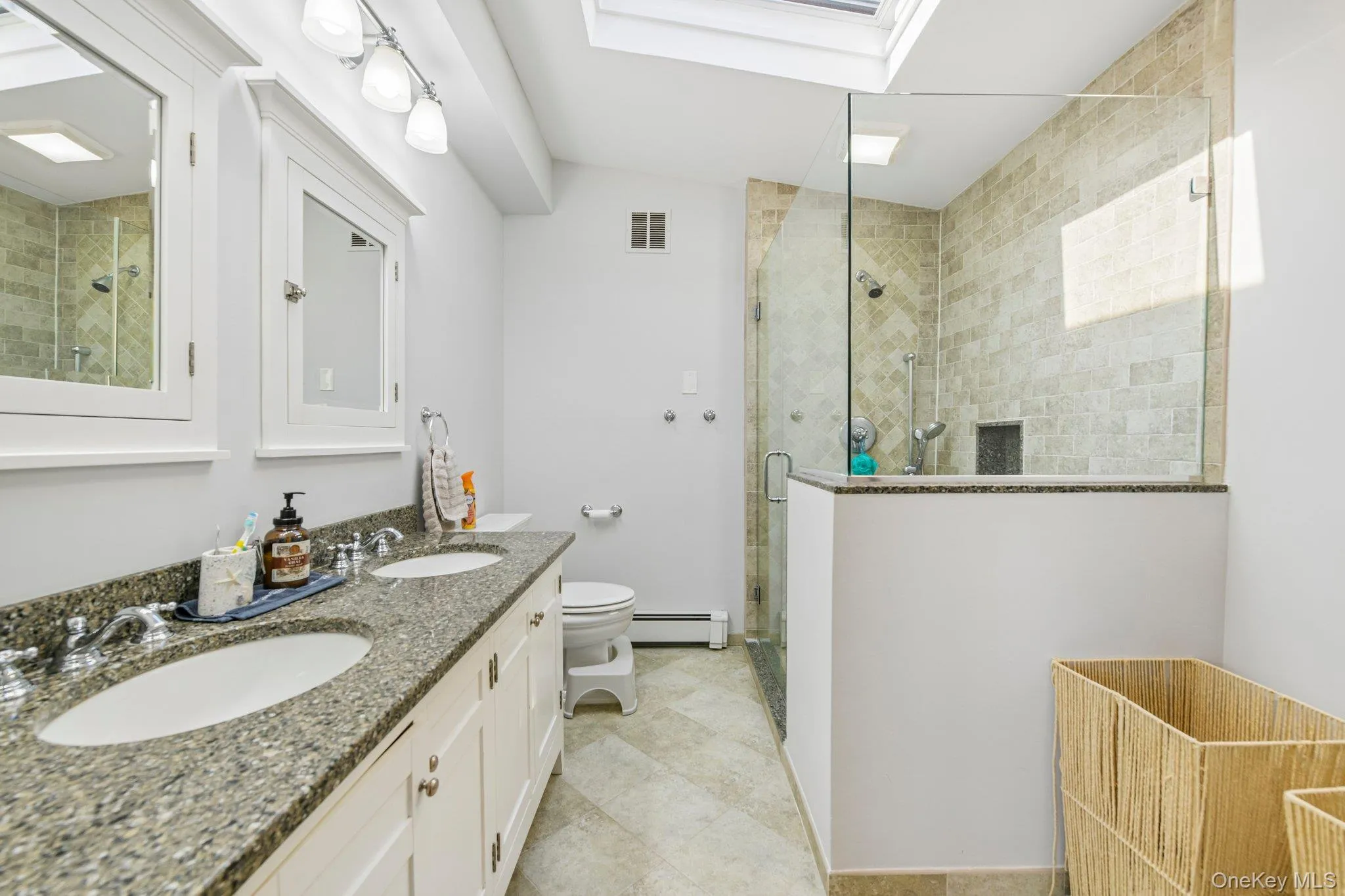 2821 Colonial Avenue, Hempstead, NY, 3 Bedrooms Bedrooms, 8 Rooms Rooms,2 BathroomsBathrooms,Residential,For Rent,Colonial,0,1004535 2821 Colonial Avenue, Hempstead, NY, 3 Bedrooms Bedrooms, 8 Rooms Rooms,2 BathroomsBathrooms,Residential,For Rent,Colonial,0,1004535