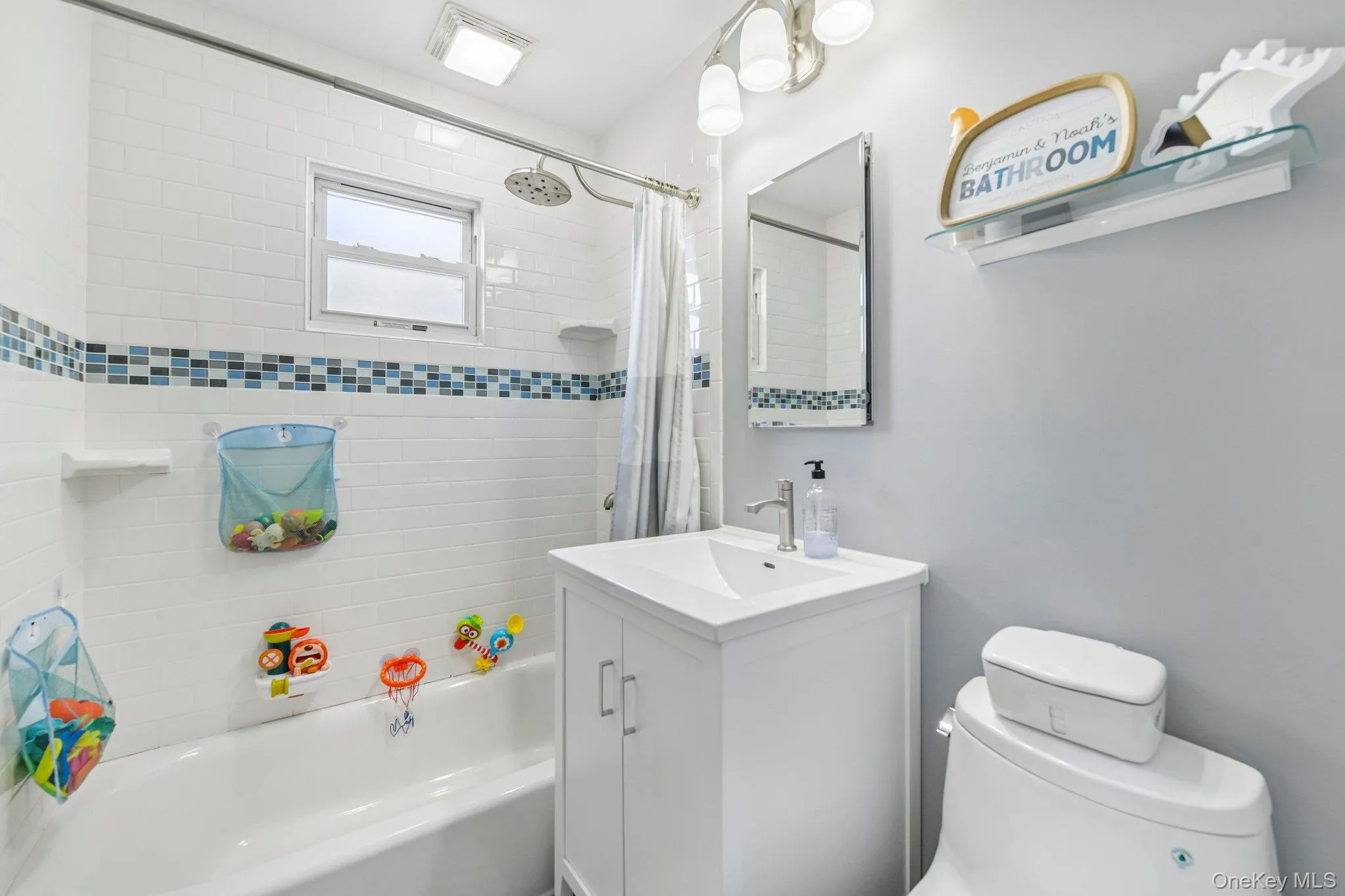 2821 Colonial Avenue, Hempstead, NY, 3 Bedrooms Bedrooms, 8 Rooms Rooms,2 BathroomsBathrooms,Residential,For Rent,Colonial,0,1004535 2821 Colonial Avenue, Hempstead, NY, 3 Bedrooms Bedrooms, 8 Rooms Rooms,2 BathroomsBathrooms,Residential,For Rent,Colonial,0,1004535