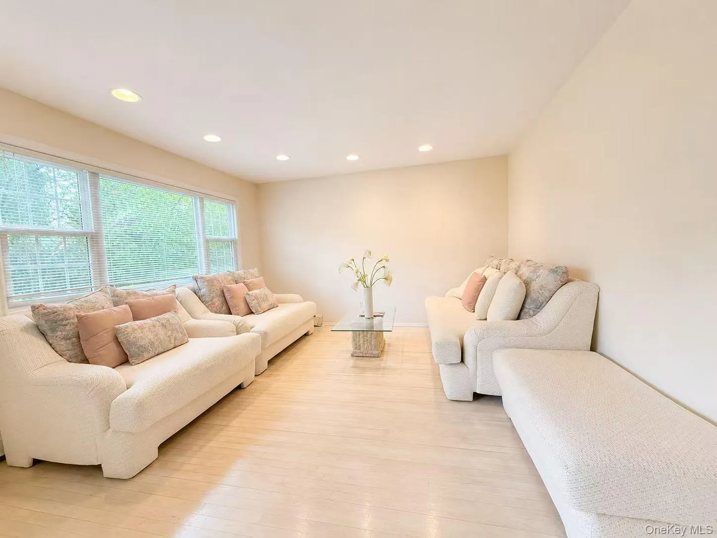 21 Redwood Court, Glen Cove, NY, 5 Bedrooms Bedrooms, 8 Rooms Rooms,3 BathroomsBathrooms,Residential Lease,For Rent,Redwood,0,1004536 21 Redwood Court, Glen Cove, NY, 5 Bedrooms Bedrooms, 8 Rooms Rooms,3 BathroomsBathrooms,Residential Lease,For Rent,Redwood,0,1004536