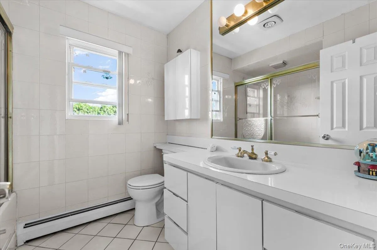 9 Bernadette Court, Oyster Bay, NY, 4 Bedrooms Bedrooms, 12 Rooms Rooms,3 BathroomsBathrooms,Residential,For Rent,Bernadette,0,1004537 9 Bernadette Court, Oyster Bay, NY, 4 Bedrooms Bedrooms, 12 Rooms Rooms,3 BathroomsBathrooms,Residential,For Rent,Bernadette,0,1004537