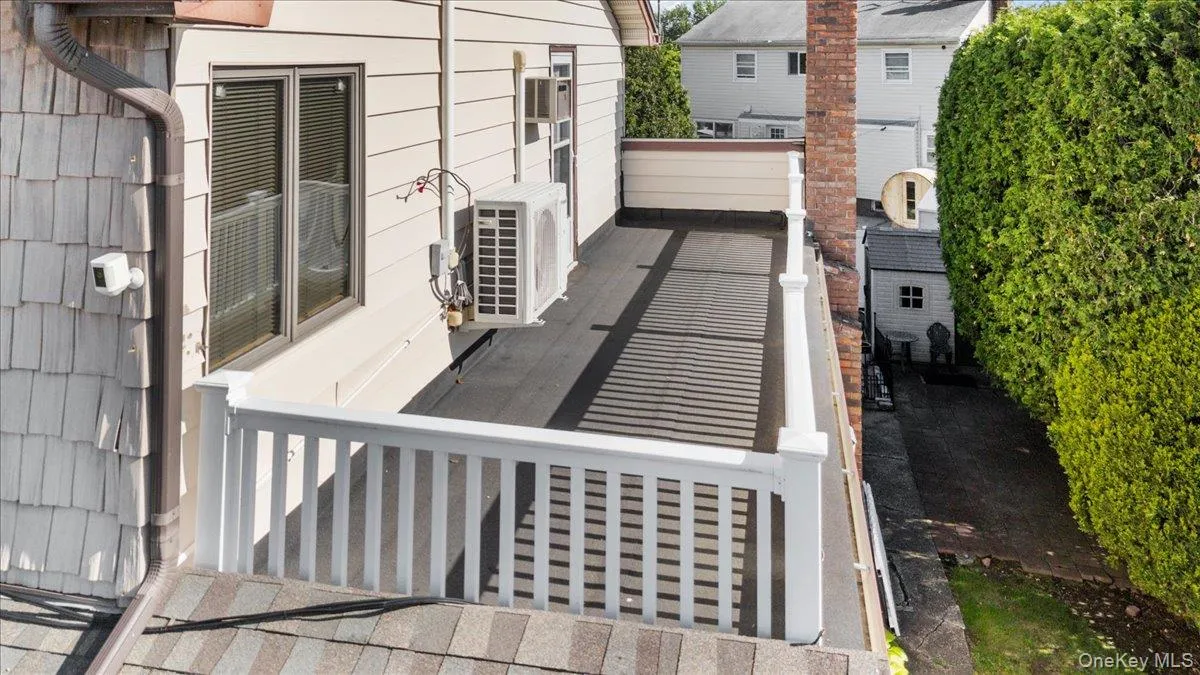 9 Bernadette Court, Oyster Bay, NY, 4 Bedrooms Bedrooms, 12 Rooms Rooms,3 BathroomsBathrooms,Residential,For Rent,Bernadette,0,1004537 9 Bernadette Court, Oyster Bay, NY, 4 Bedrooms Bedrooms, 12 Rooms Rooms,3 BathroomsBathrooms,Residential,For Rent,Bernadette,0,1004537