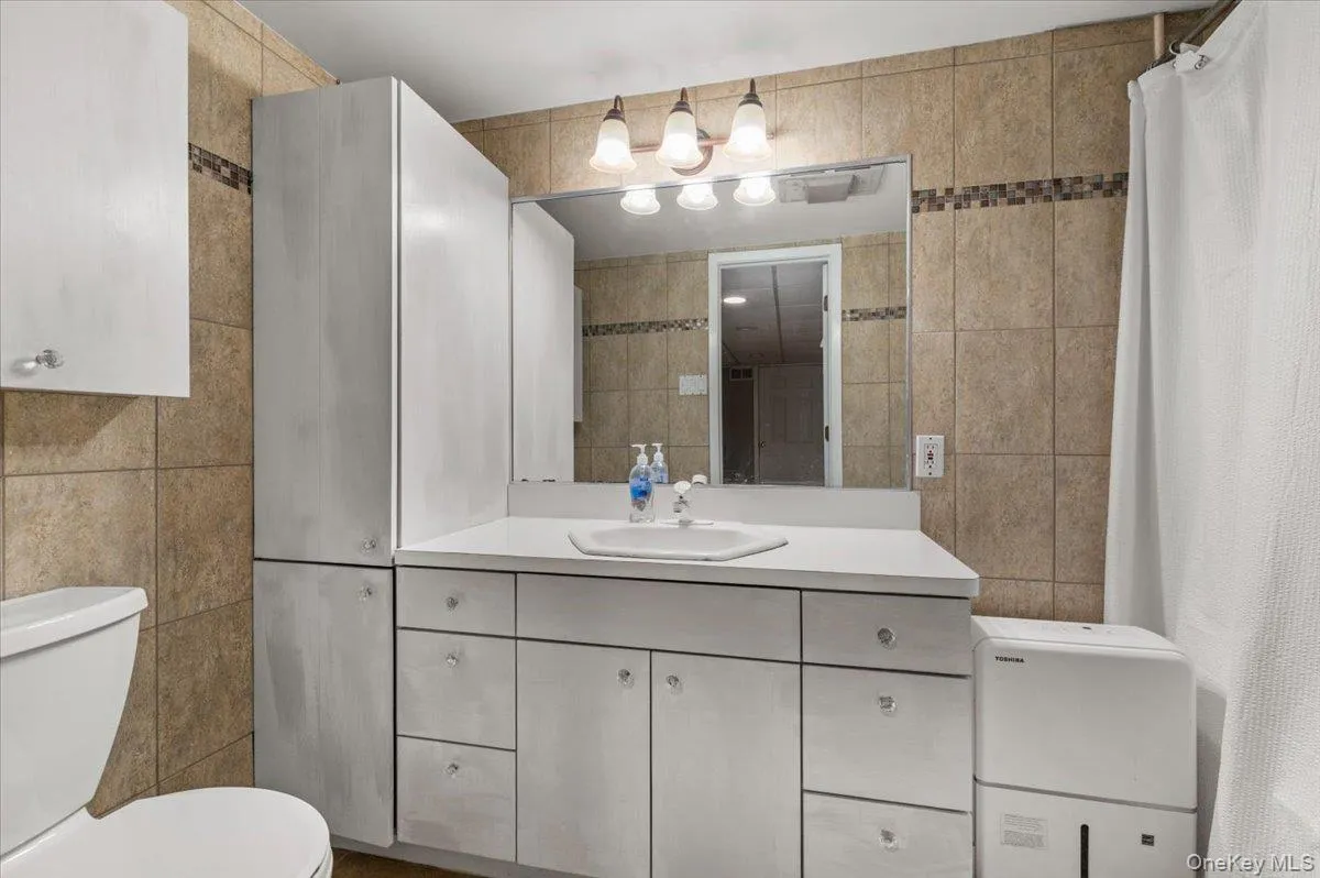9 Bernadette Court, Oyster Bay, NY, 4 Bedrooms Bedrooms, 12 Rooms Rooms,3 BathroomsBathrooms,Residential,For Rent,Bernadette,0,1004537 9 Bernadette Court, Oyster Bay, NY, 4 Bedrooms Bedrooms, 12 Rooms Rooms,3 BathroomsBathrooms,Residential,For Rent,Bernadette,0,1004537