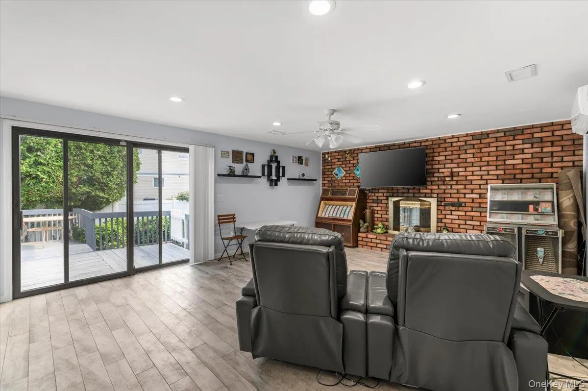 9 Bernadette Court, Oyster Bay, NY, 4 Bedrooms Bedrooms, 12 Rooms Rooms,3 BathroomsBathrooms,Residential,For Rent,Bernadette,0,1004537 9 Bernadette Court, Oyster Bay, NY, 4 Bedrooms Bedrooms, 12 Rooms Rooms,3 BathroomsBathrooms,Residential,For Rent,Bernadette,0,1004537