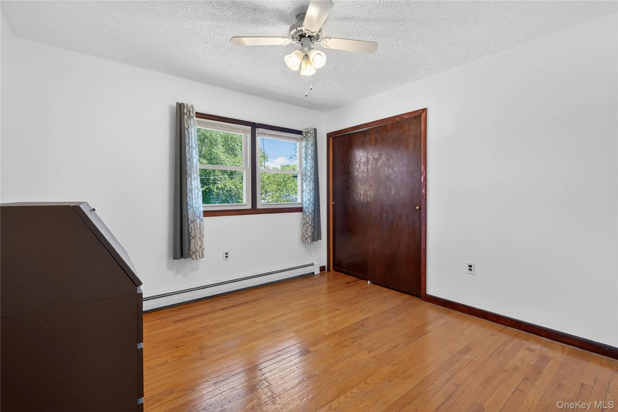 4 Saint Eve Court, Middletown, NY, 3 Bedrooms Bedrooms, 7 Rooms Rooms,1 BathroomBathrooms,Residential,For Rent,Saint Eve,0,1004538 4 Saint Eve Court, Middletown, NY, 3 Bedrooms Bedrooms, 7 Rooms Rooms,1 BathroomBathrooms,Residential,For Rent,Saint Eve,0,1004538