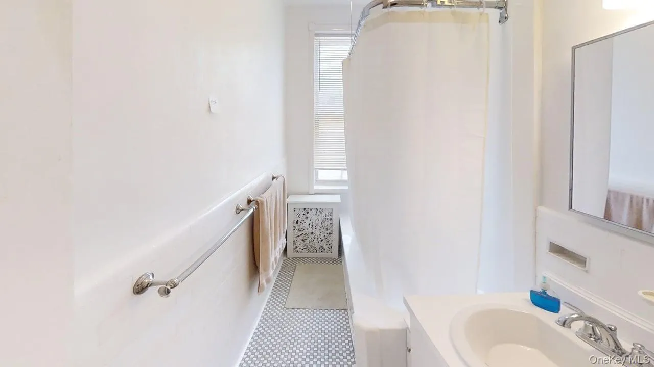 445 Gramatan Avenue, Mount Vernon, NY, 2 Bedrooms Bedrooms, 4 Rooms Rooms,1 BathroomBathrooms,Residential,For Rent,Gramatan,0,1004539 445 Gramatan Avenue, Mount Vernon, NY, 2 Bedrooms Bedrooms, 4 Rooms Rooms,1 BathroomBathrooms,Residential,For Rent,Gramatan,0,1004539