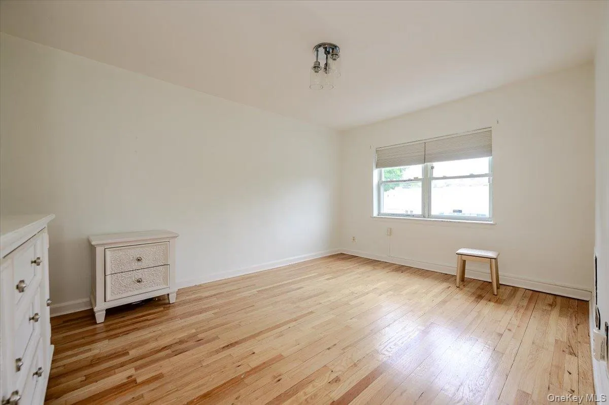 156 Revere Avenue, New York, NY, 3 Bedrooms Bedrooms, 8 Rooms Rooms,2 BathroomsBathrooms,Residential,For Rent,Revere,0,1004540 156 Revere Avenue, New York, NY, 3 Bedrooms Bedrooms, 8 Rooms Rooms,2 BathroomsBathrooms,Residential,For Rent,Revere,0,1004540
