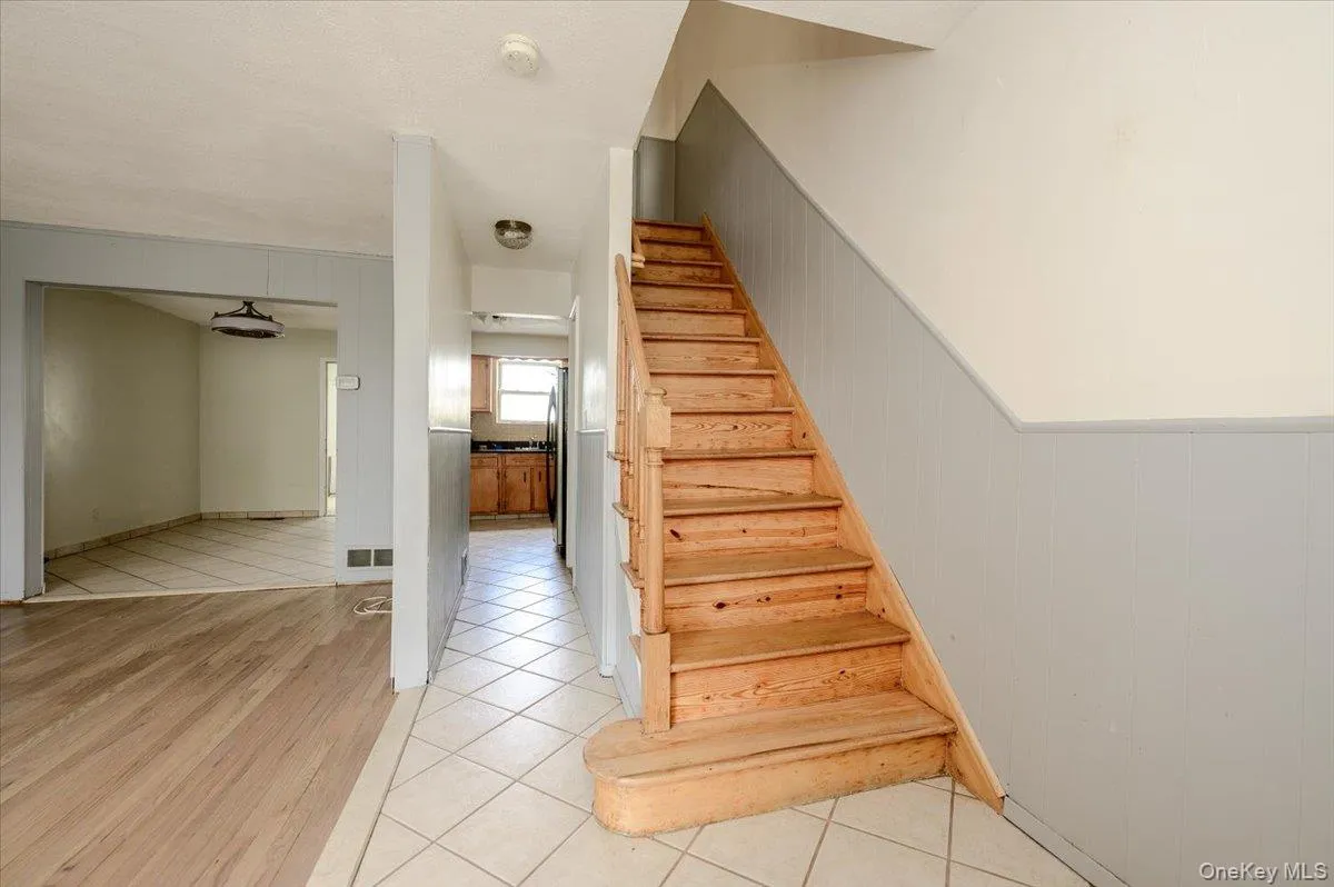 156 Revere Avenue, New York, NY, 3 Bedrooms Bedrooms, 8 Rooms Rooms,2 BathroomsBathrooms,Residential,For Rent,Revere,0,1004540 156 Revere Avenue, New York, NY, 3 Bedrooms Bedrooms, 8 Rooms Rooms,2 BathroomsBathrooms,Residential,For Rent,Revere,0,1004540
