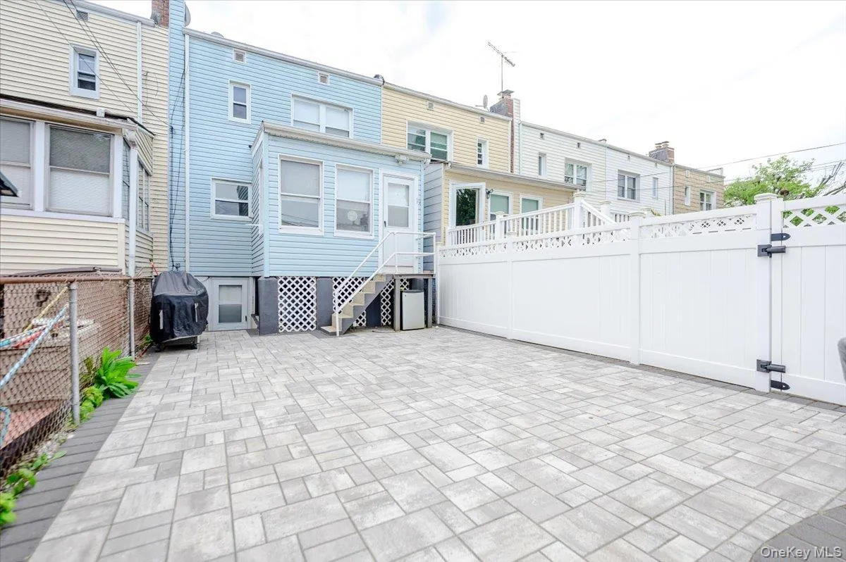 156 Revere Avenue, New York, NY, 3 Bedrooms Bedrooms, 8 Rooms Rooms,2 BathroomsBathrooms,Residential,For Rent,Revere,0,1004540 156 Revere Avenue, New York, NY, 3 Bedrooms Bedrooms, 8 Rooms Rooms,2 BathroomsBathrooms,Residential,For Rent,Revere,0,1004540