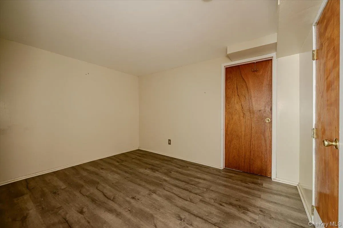 156 Revere Avenue, New York, NY, 3 Bedrooms Bedrooms, 8 Rooms Rooms,2 BathroomsBathrooms,Residential,For Rent,Revere,0,1004540 156 Revere Avenue, New York, NY, 3 Bedrooms Bedrooms, 8 Rooms Rooms,2 BathroomsBathrooms,Residential,For Rent,Revere,0,1004540