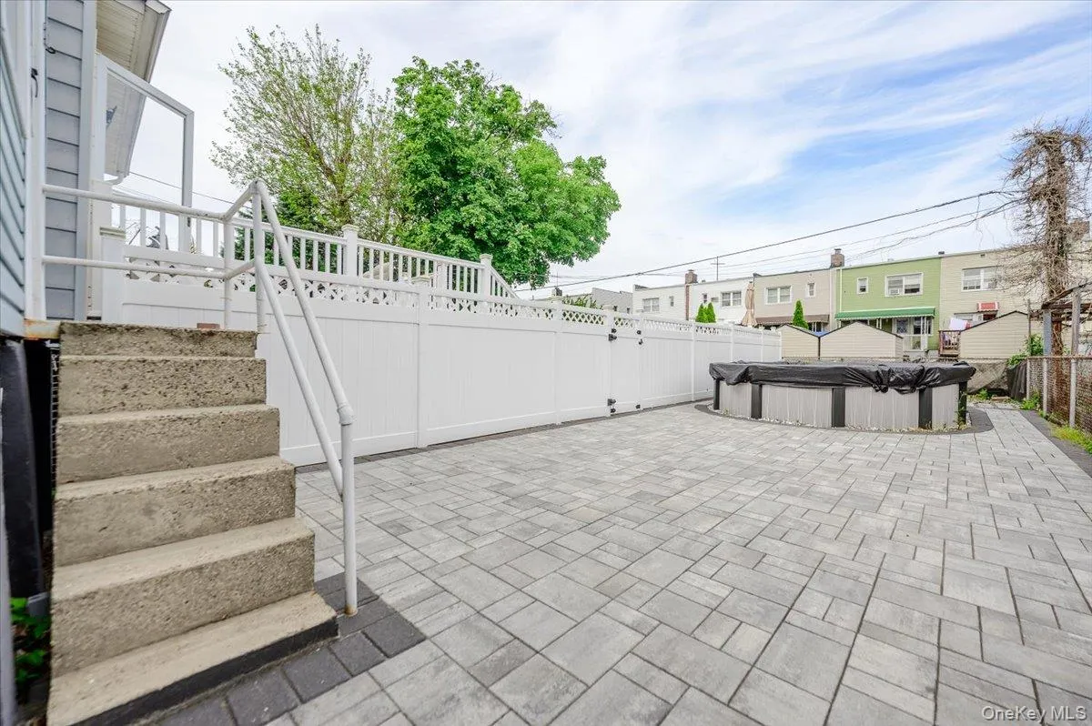 156 Revere Avenue, New York, NY, 3 Bedrooms Bedrooms, 8 Rooms Rooms,2 BathroomsBathrooms,Residential,For Rent,Revere,0,1004540 156 Revere Avenue, New York, NY, 3 Bedrooms Bedrooms, 8 Rooms Rooms,2 BathroomsBathrooms,Residential,For Rent,Revere,0,1004540