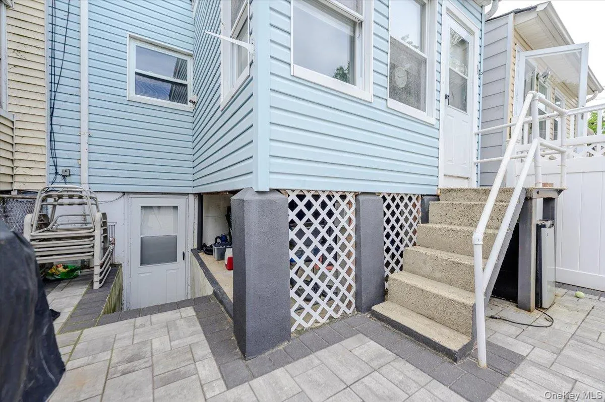 156 Revere Avenue, New York, NY, 3 Bedrooms Bedrooms, 8 Rooms Rooms,2 BathroomsBathrooms,Residential,For Rent,Revere,0,1004540 156 Revere Avenue, New York, NY, 3 Bedrooms Bedrooms, 8 Rooms Rooms,2 BathroomsBathrooms,Residential,For Rent,Revere,0,1004540