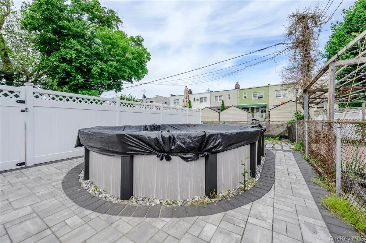 156 Revere Avenue, New York, NY, 3 Bedrooms Bedrooms, 8 Rooms Rooms,2 BathroomsBathrooms,Residential,For Rent,Revere,0,1004540 156 Revere Avenue, New York, NY, 3 Bedrooms Bedrooms, 8 Rooms Rooms,2 BathroomsBathrooms,Residential,For Rent,Revere,0,1004540