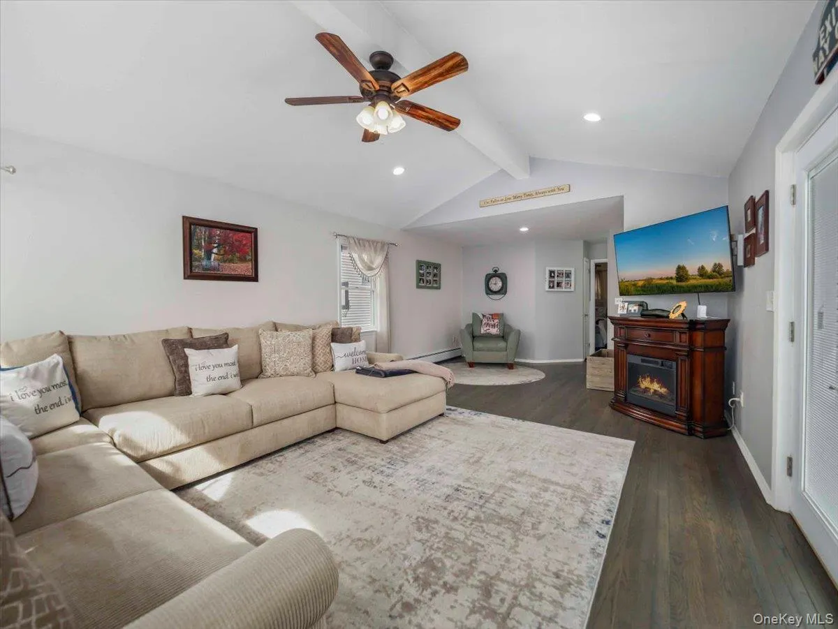 35 Hillside Avenue, Ramapo, NY, 3 Bedrooms Bedrooms, 8 Rooms Rooms,2 BathroomsBathrooms,Residential,For Rent,Hillside,0,1004551 35 Hillside Avenue, Ramapo, NY, 3 Bedrooms Bedrooms, 8 Rooms Rooms,2 BathroomsBathrooms,Residential,For Rent,Hillside,0,1004551