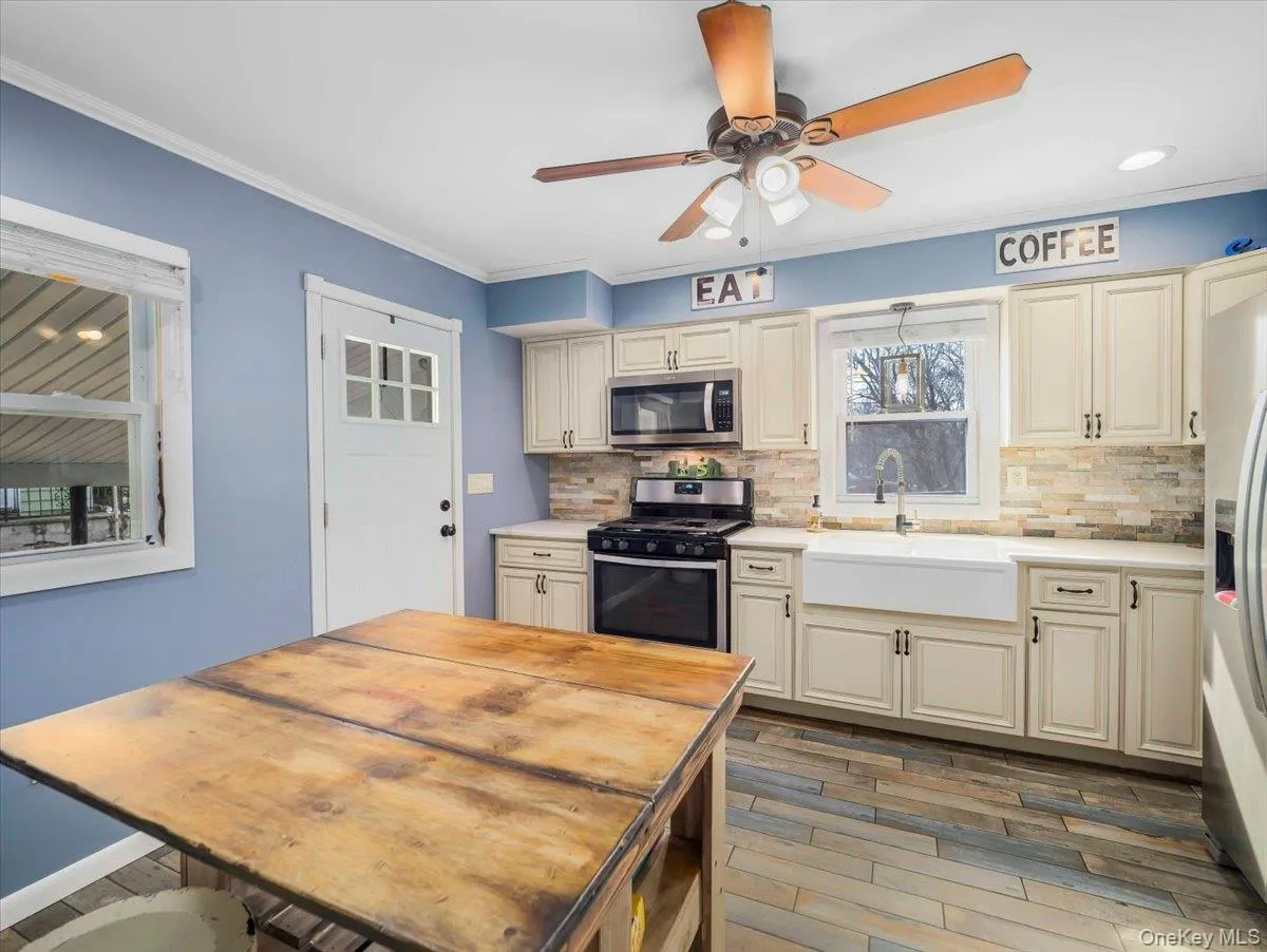 35 Hillside Avenue, Ramapo, NY, 3 Bedrooms Bedrooms, 8 Rooms Rooms,2 BathroomsBathrooms,Residential,For Rent,Hillside,0,1004551 35 Hillside Avenue, Ramapo, NY, 3 Bedrooms Bedrooms, 8 Rooms Rooms,2 BathroomsBathrooms,Residential,For Rent,Hillside,0,1004551