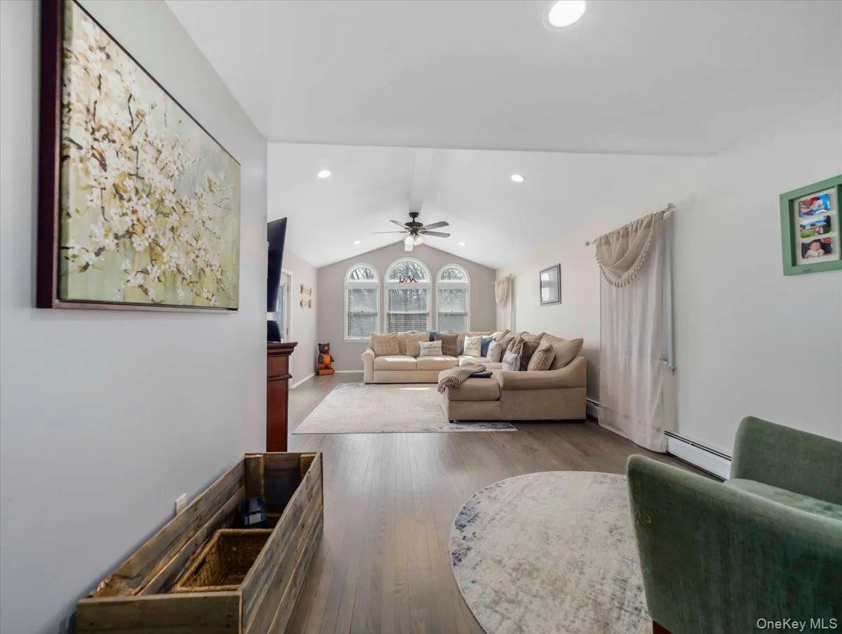 35 Hillside Avenue, Ramapo, NY, 3 Bedrooms Bedrooms, 8 Rooms Rooms,2 BathroomsBathrooms,Residential,For Rent,Hillside,0,1004551 35 Hillside Avenue, Ramapo, NY, 3 Bedrooms Bedrooms, 8 Rooms Rooms,2 BathroomsBathrooms,Residential,For Rent,Hillside,0,1004551