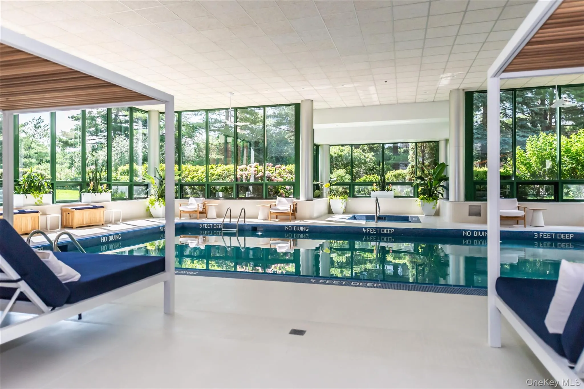 Pool with Hot Tub Pool with Hot Tub