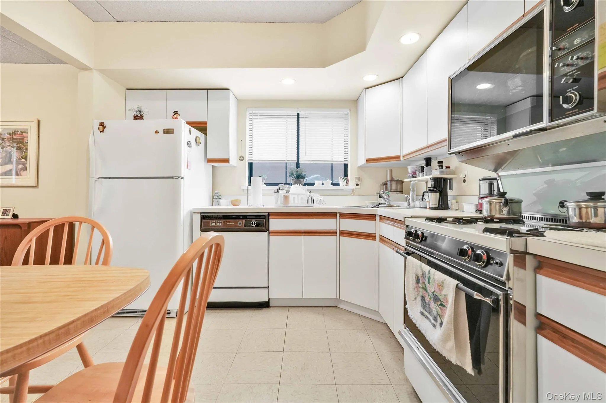 71-48 162nd Street, New York, NY, 3 Bedrooms Bedrooms, 5 Rooms Rooms,2 BathroomsBathrooms,Residential,For Rent,162nd,0,1004566 71-48 162nd Street, New York, NY, 3 Bedrooms Bedrooms, 5 Rooms Rooms,2 BathroomsBathrooms,Residential,For Rent,162nd,0,1004566