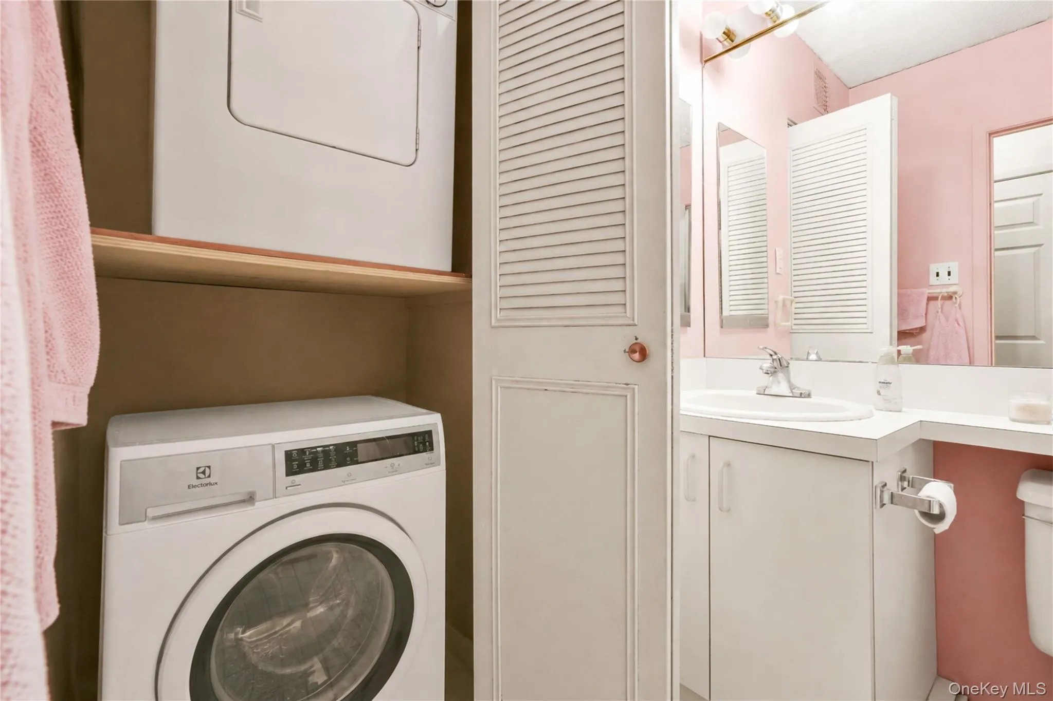 71-48 162nd Street, New York, NY, 3 Bedrooms Bedrooms, 5 Rooms Rooms,2 BathroomsBathrooms,Residential,For Rent,162nd,0,1004566 71-48 162nd Street, New York, NY, 3 Bedrooms Bedrooms, 5 Rooms Rooms,2 BathroomsBathrooms,Residential,For Rent,162nd,0,1004566