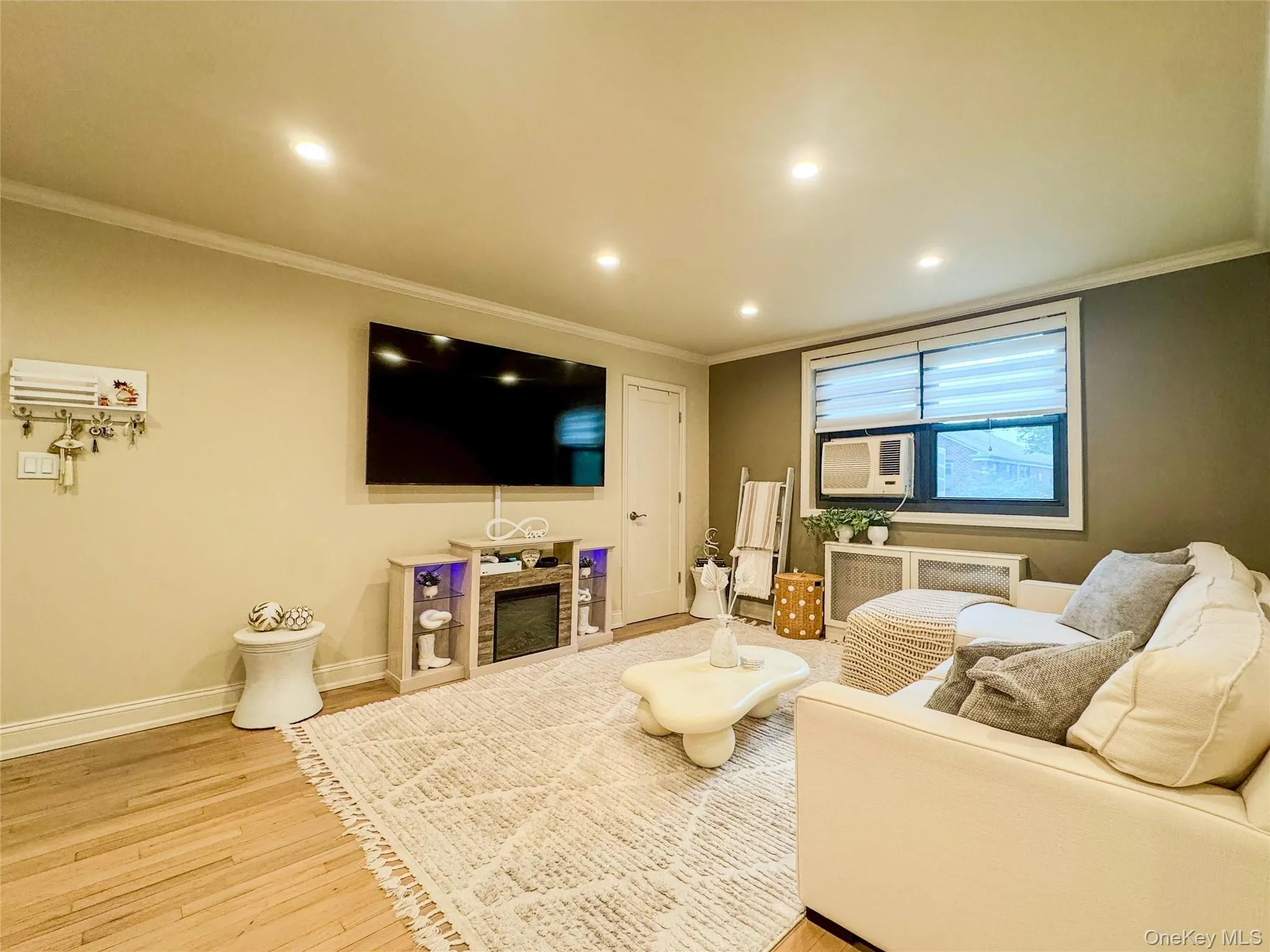 17-76 166 Street, New York, NY, 1 Bedroom Bedrooms, 4 Rooms Rooms,1 BathroomBathrooms,Residential,For Rent,166,0,1004567 17-76 166 Street, New York, NY, 1 Bedroom Bedrooms, 4 Rooms Rooms,1 BathroomBathrooms,Residential,For Rent,166,0,1004567