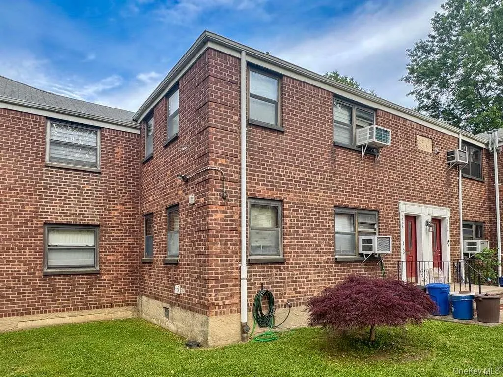 17-76 166 Street, New York, NY, 1 Bedroom Bedrooms, 4 Rooms Rooms,1 BathroomBathrooms,Residential,For Rent,166,0,1004567 17-76 166 Street, New York, NY, 1 Bedroom Bedrooms, 4 Rooms Rooms,1 BathroomBathrooms,Residential,For Rent,166,0,1004567