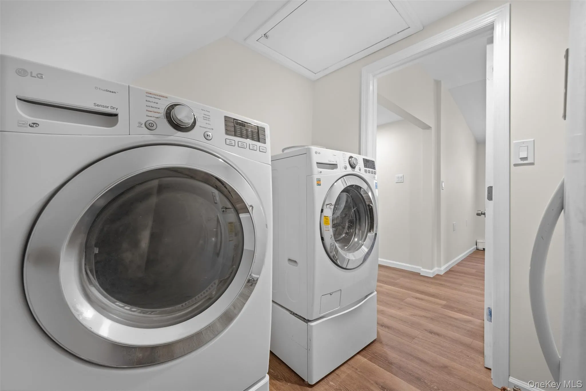 22 Lowland Road, Hempstead, NY, 5 Bedrooms Bedrooms, 8 Rooms Rooms,2 BathroomsBathrooms,Residential,For Rent,Lowland,0,1004574 22 Lowland Road, Hempstead, NY, 5 Bedrooms Bedrooms, 8 Rooms Rooms,2 BathroomsBathrooms,Residential,For Rent,Lowland,0,1004574