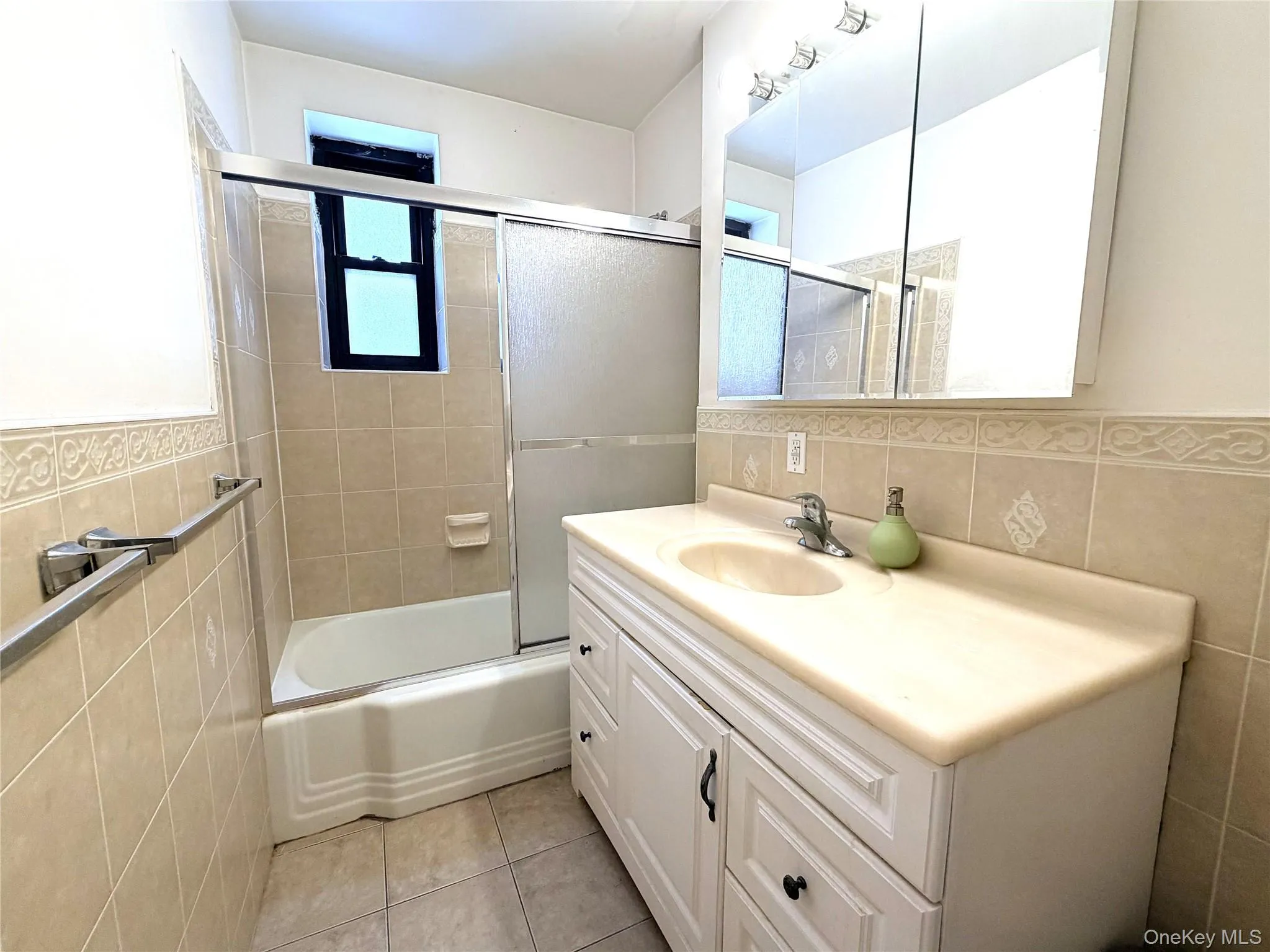 91-08 32 Avenue, New York, NY, 1 Bedroom Bedrooms, 4 Rooms Rooms,1 BathroomBathrooms,Residential,For Rent,32,0,KEY1004577 91-08 32 Avenue, New York, NY, 1 Bedroom Bedrooms, 4 Rooms Rooms,1 BathroomBathrooms,Residential,For Rent,32,0,KEY1004577