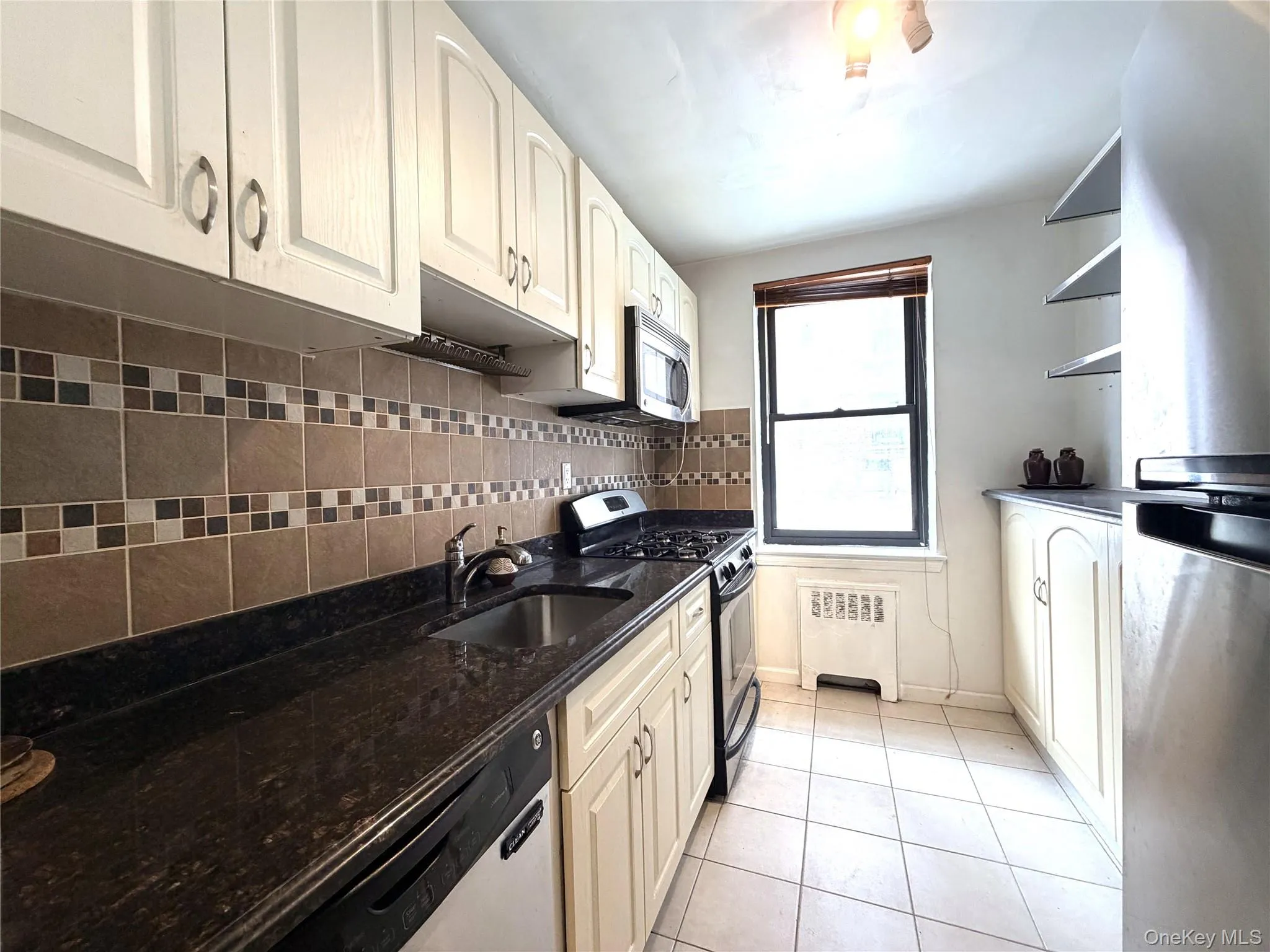 91-08 32 Avenue, New York, NY, 1 Bedroom Bedrooms, 4 Rooms Rooms,1 BathroomBathrooms,Residential,For Rent,32,0,KEY1004577 91-08 32 Avenue, New York, NY, 1 Bedroom Bedrooms, 4 Rooms Rooms,1 BathroomBathrooms,Residential,For Rent,32,0,KEY1004577