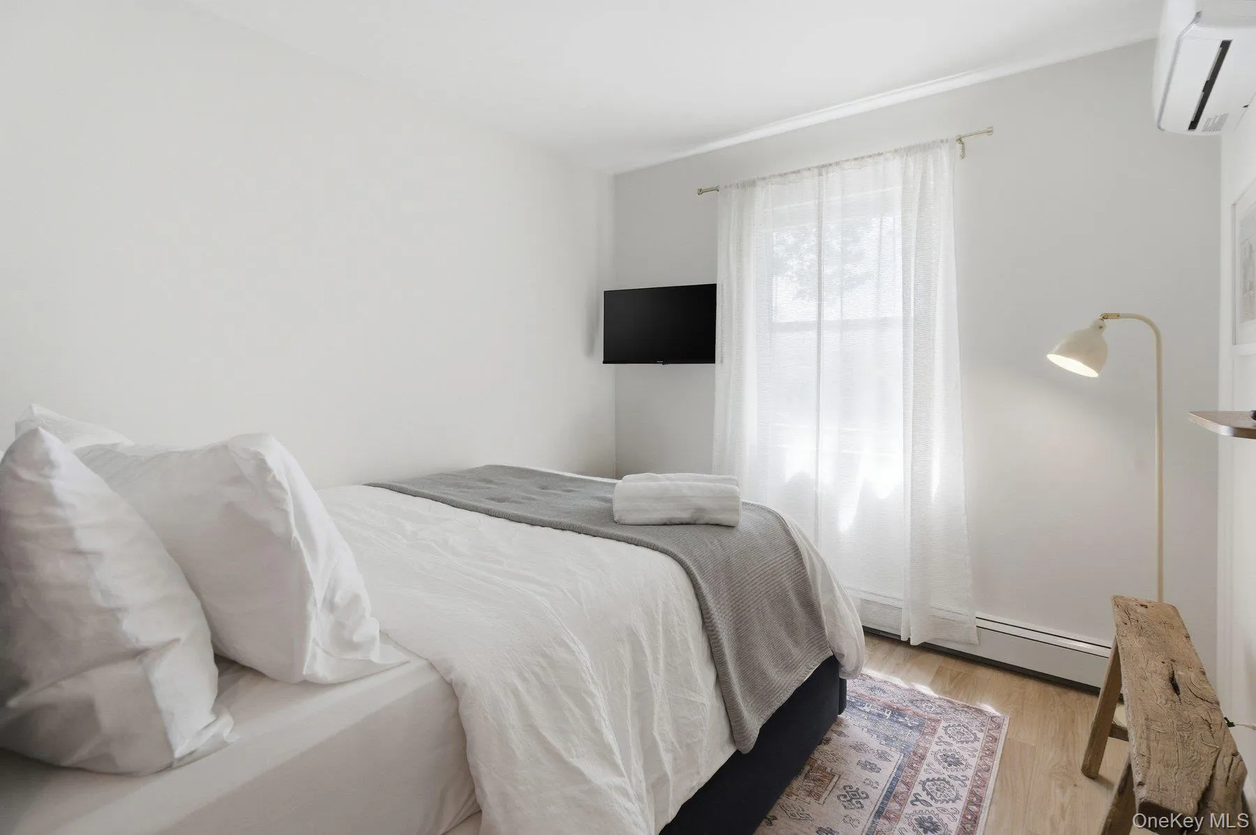 98 Peters Lane, Southampton, NY, 3 Bedrooms Bedrooms, 7 Rooms Rooms,2 BathroomsBathrooms,Residential Lease,For Rent,Peters,0,1004578 98 Peters Lane, Southampton, NY, 3 Bedrooms Bedrooms, 7 Rooms Rooms,2 BathroomsBathrooms,Residential Lease,For Rent,Peters,0,1004578