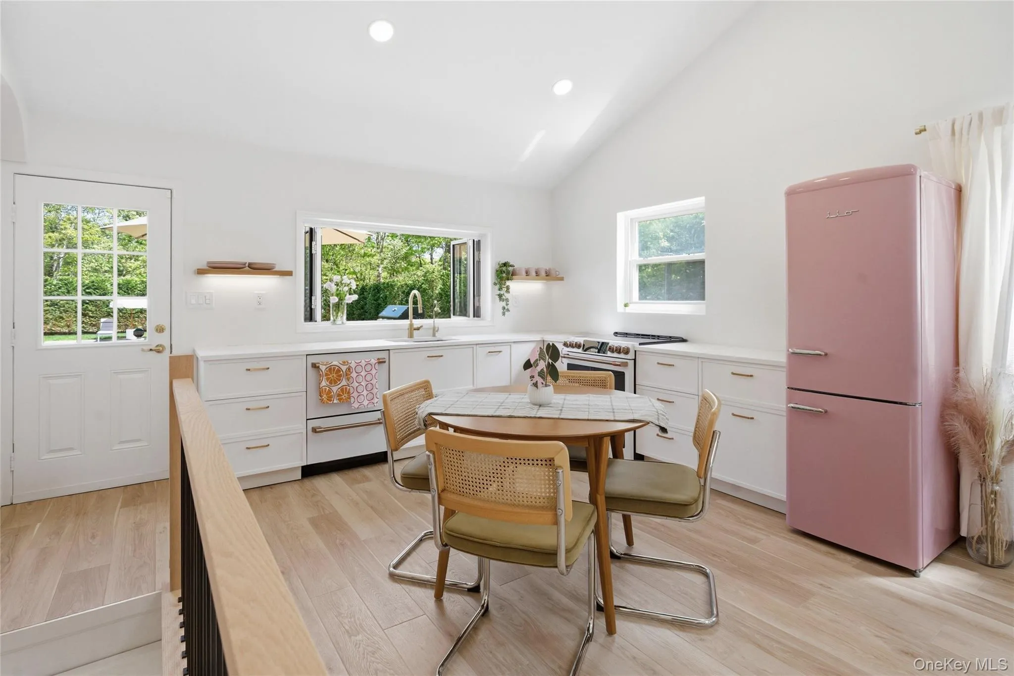 98 Peters Lane, Southampton, NY, 3 Bedrooms Bedrooms, 7 Rooms Rooms,2 BathroomsBathrooms,Residential Lease,For Rent,Peters,0,1004578 98 Peters Lane, Southampton, NY, 3 Bedrooms Bedrooms, 7 Rooms Rooms,2 BathroomsBathrooms,Residential Lease,For Rent,Peters,0,1004578