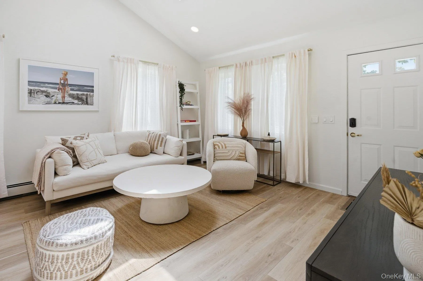 98 Peters Lane, Southampton, NY, 3 Bedrooms Bedrooms, 7 Rooms Rooms,2 BathroomsBathrooms,Residential Lease,For Rent,Peters,0,1004578 98 Peters Lane, Southampton, NY, 3 Bedrooms Bedrooms, 7 Rooms Rooms,2 BathroomsBathrooms,Residential Lease,For Rent,Peters,0,1004578