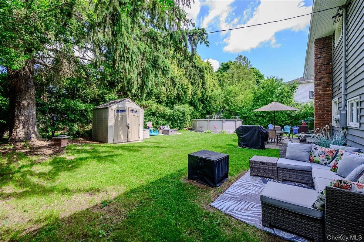 12 Northern Parkway, Oyster Bay, NY, 3 Bedrooms Bedrooms, 8 Rooms Rooms,2 BathroomsBathrooms,Residential,For Rent,Northern,0,1004585 12 Northern Parkway, Oyster Bay, NY, 3 Bedrooms Bedrooms, 8 Rooms Rooms,2 BathroomsBathrooms,Residential,For Rent,Northern,0,1004585