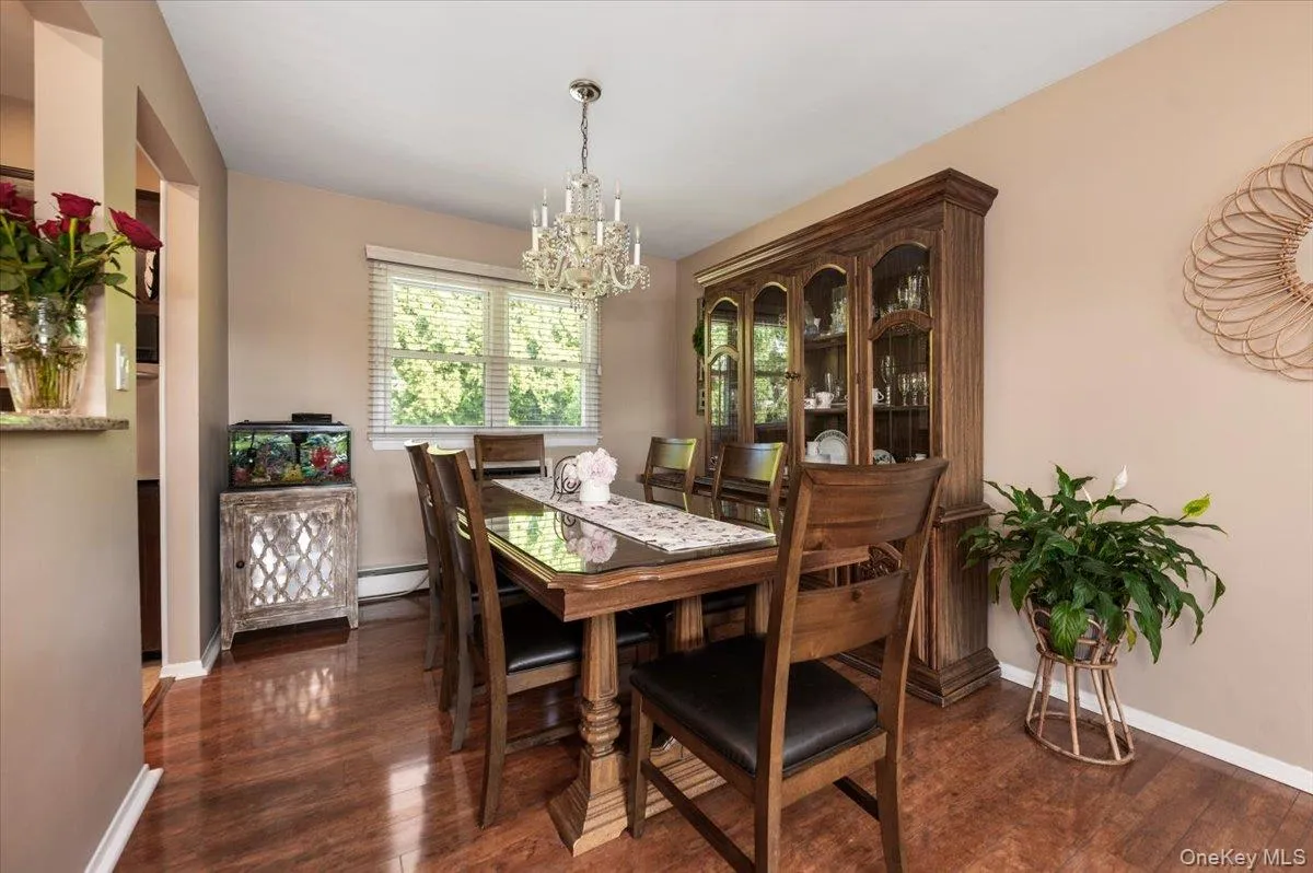 12 Northern Parkway, Oyster Bay, NY, 3 Bedrooms Bedrooms, 8 Rooms Rooms,2 BathroomsBathrooms,Residential,For Rent,Northern,0,1004585 12 Northern Parkway, Oyster Bay, NY, 3 Bedrooms Bedrooms, 8 Rooms Rooms,2 BathroomsBathrooms,Residential,For Rent,Northern,0,1004585