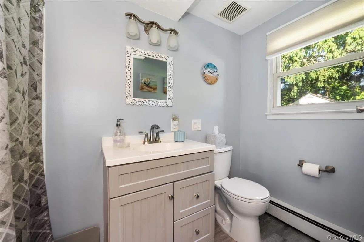 12 Northern Parkway, Oyster Bay, NY, 3 Bedrooms Bedrooms, 8 Rooms Rooms,2 BathroomsBathrooms,Residential,For Rent,Northern,0,1004585 12 Northern Parkway, Oyster Bay, NY, 3 Bedrooms Bedrooms, 8 Rooms Rooms,2 BathroomsBathrooms,Residential,For Rent,Northern,0,1004585