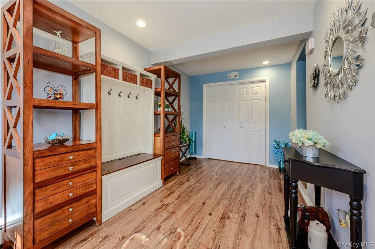12 Northern Parkway, Oyster Bay, NY, 3 Bedrooms Bedrooms, 8 Rooms Rooms,2 BathroomsBathrooms,Residential,For Rent,Northern,0,1004585 12 Northern Parkway, Oyster Bay, NY, 3 Bedrooms Bedrooms, 8 Rooms Rooms,2 BathroomsBathrooms,Residential,For Rent,Northern,0,1004585