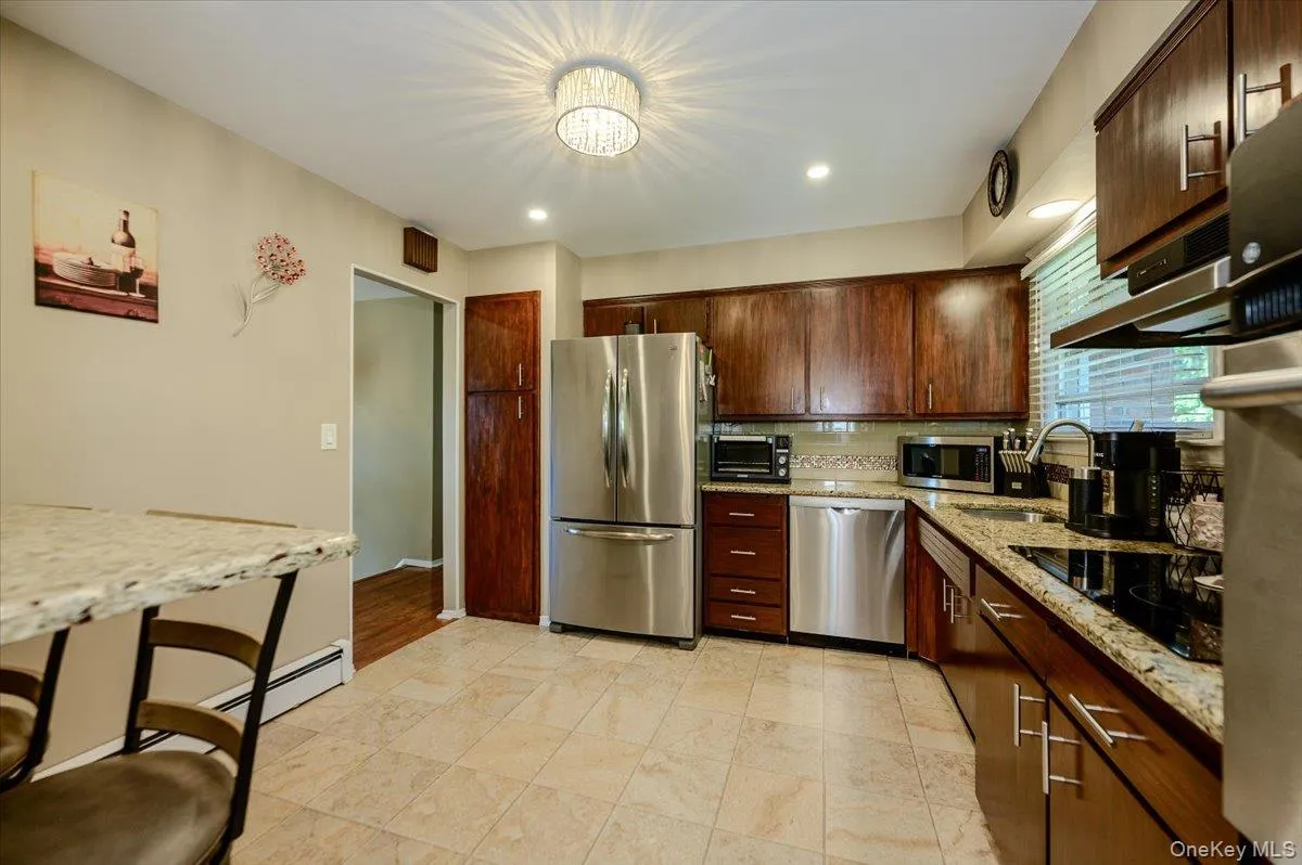 12 Northern Parkway, Oyster Bay, NY, 3 Bedrooms Bedrooms, 8 Rooms Rooms,2 BathroomsBathrooms,Residential,For Rent,Northern,0,1004585 12 Northern Parkway, Oyster Bay, NY, 3 Bedrooms Bedrooms, 8 Rooms Rooms,2 BathroomsBathrooms,Residential,For Rent,Northern,0,1004585