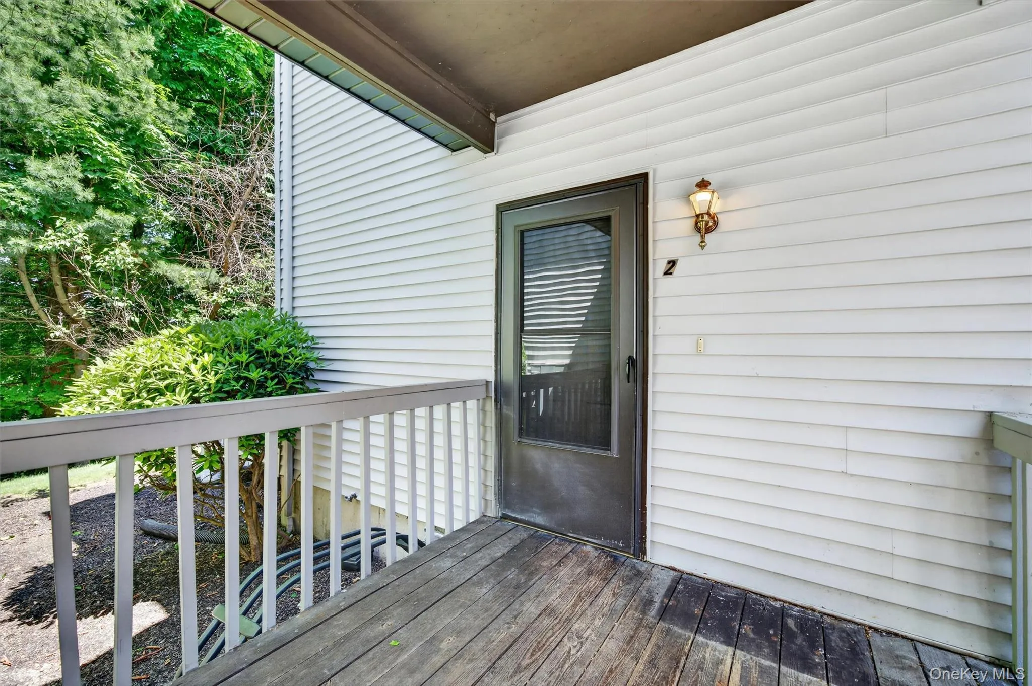 Covered Entryway/Corner Unit!! Covered Entryway/Corner Unit!!