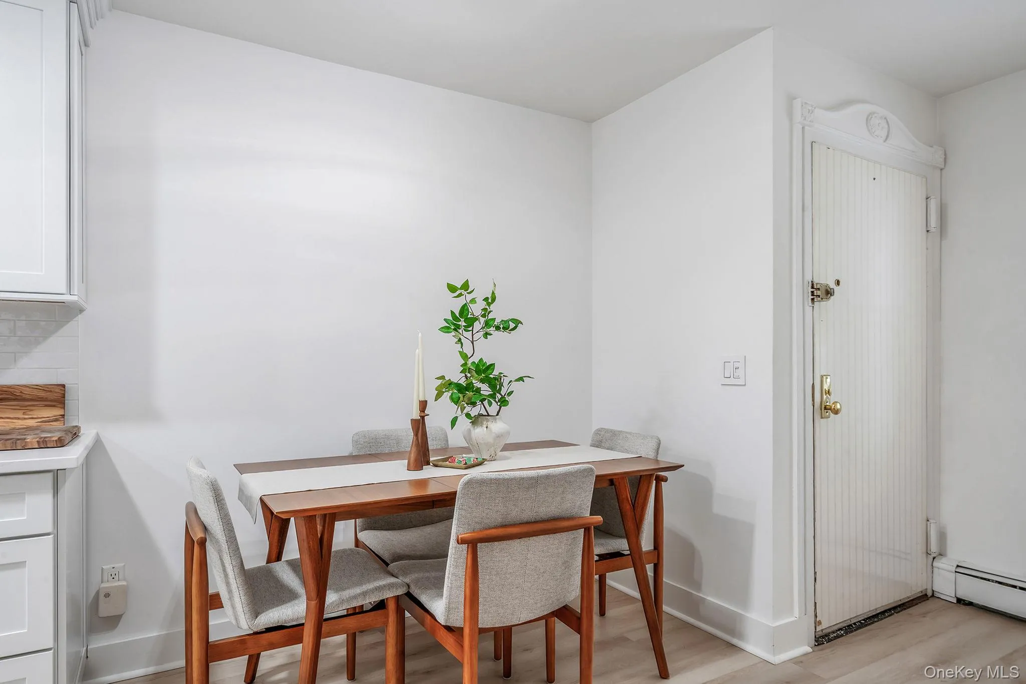38 Richmond Boulevard, Islip, NY, 2 Bedrooms Bedrooms, 5 Rooms Rooms,1 BathroomBathrooms,Residential,For Rent,Richmond,0,1004601 38 Richmond Boulevard, Islip, NY, 2 Bedrooms Bedrooms, 5 Rooms Rooms,1 BathroomBathrooms,Residential,For Rent,Richmond,0,1004601
