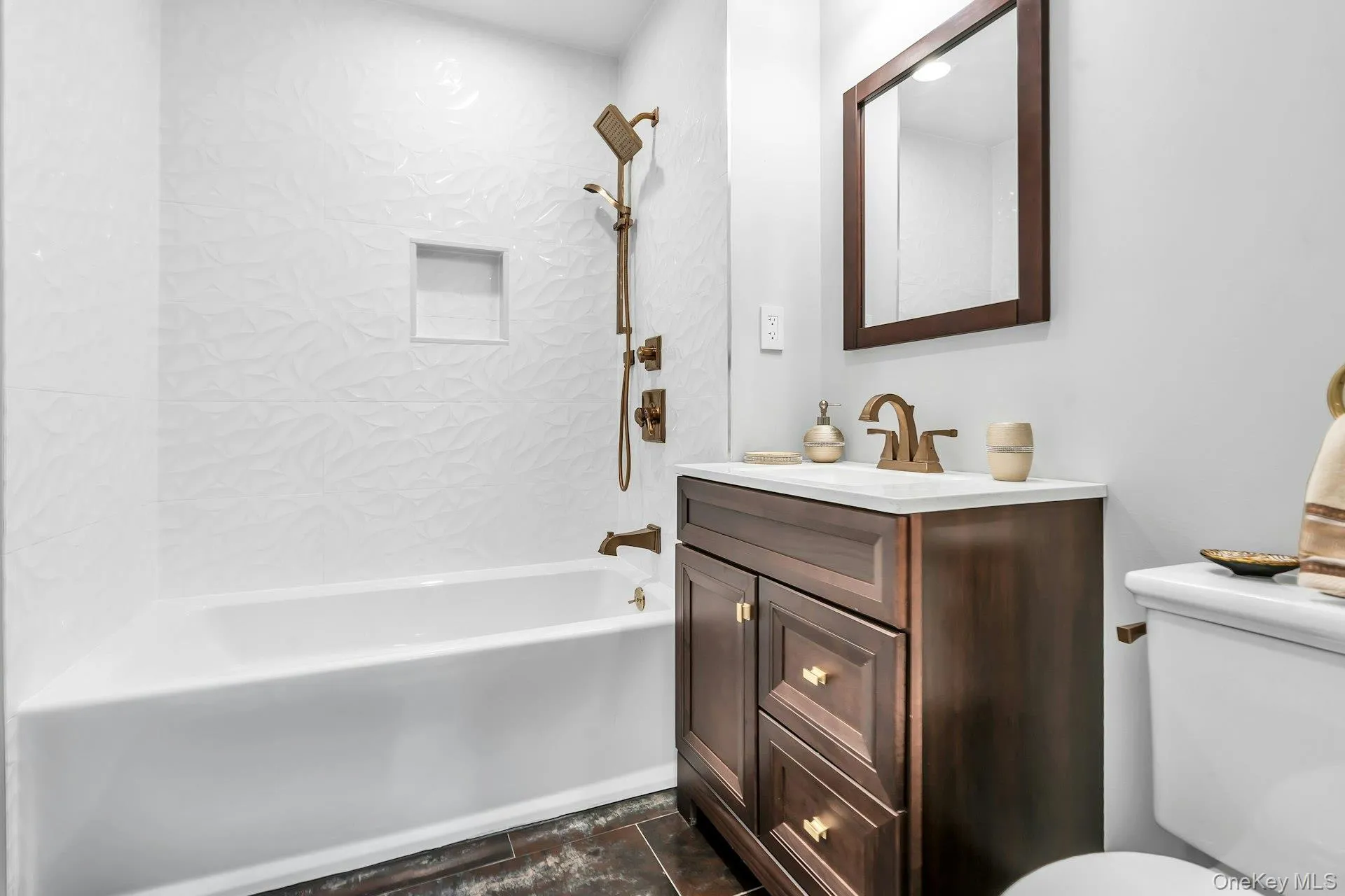 12 Barbara Lane, Glen Cove, NY, 6 Bedrooms Bedrooms, 17 Rooms Rooms,7 BathroomsBathrooms,Residential,For Rent,Barbara,0,1004607 12 Barbara Lane, Glen Cove, NY, 6 Bedrooms Bedrooms, 17 Rooms Rooms,7 BathroomsBathrooms,Residential,For Rent,Barbara,0,1004607
